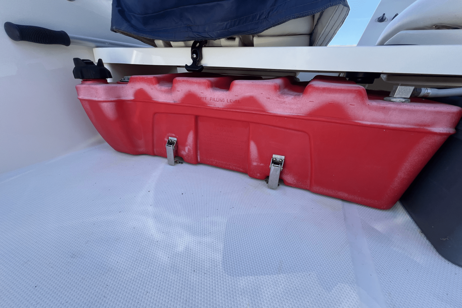 2015 Boston Whaler 150 SUPER SPORT Image Thumbnail #14