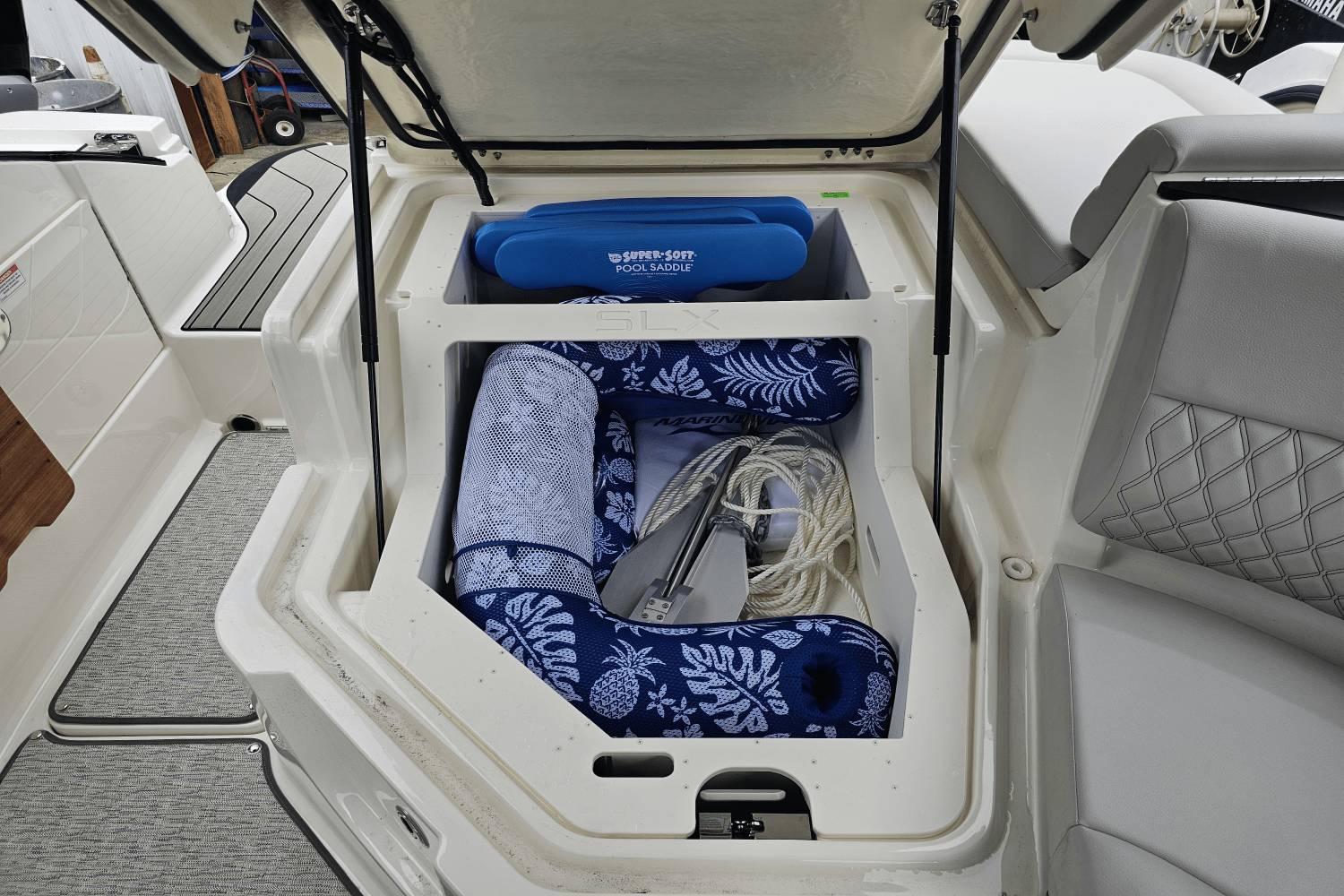 2024 Sea Ray 260 SLX-OB Image Thumbnail #30