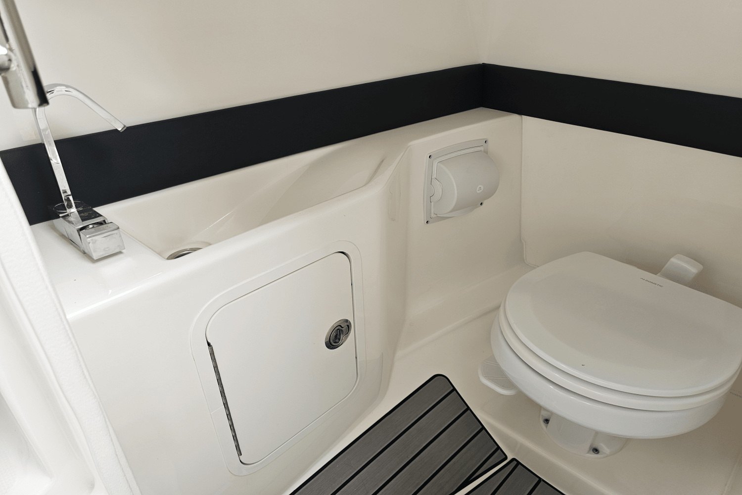 2024 Sea Ray 260 SLX-OB Image Thumbnail #24