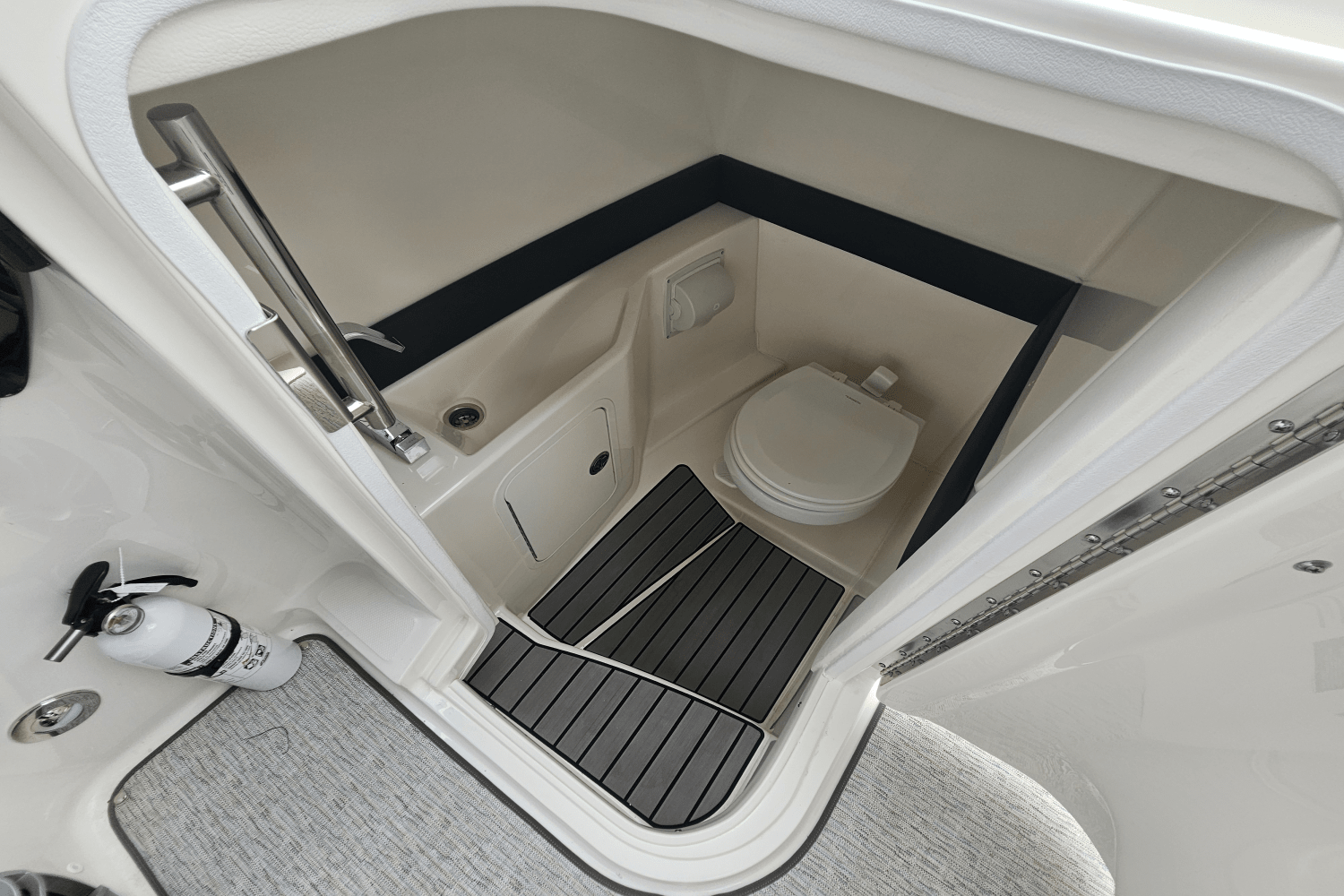 2024 Sea Ray 260 SLX-OB Image Thumbnail #22