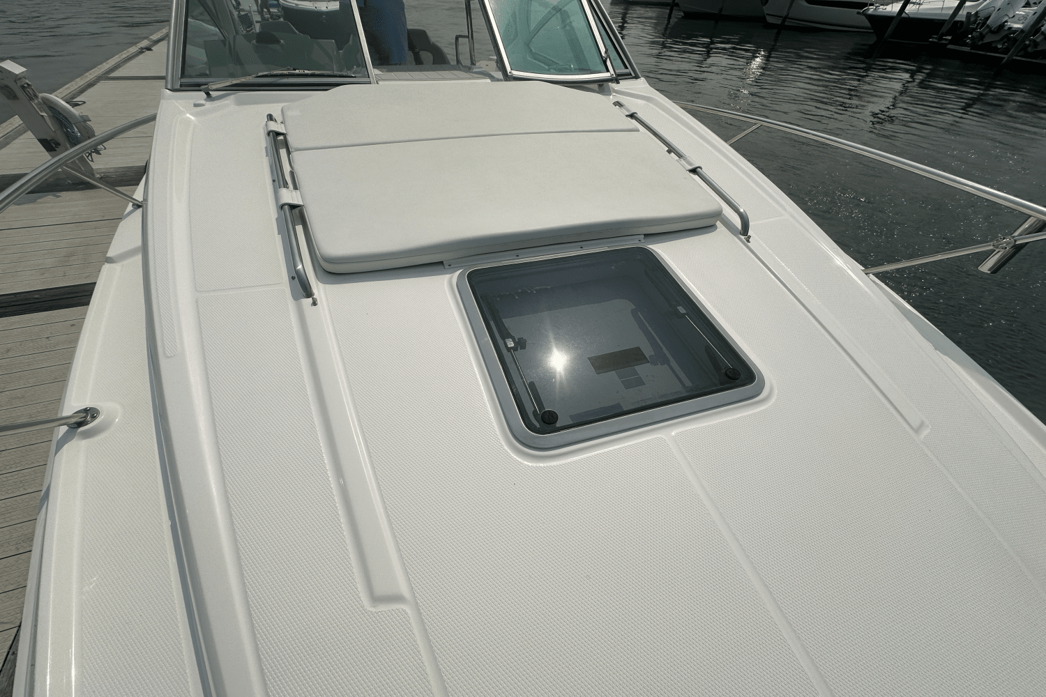 2016 Chaparral 330 SIGNATURE Image Thumbnail #32