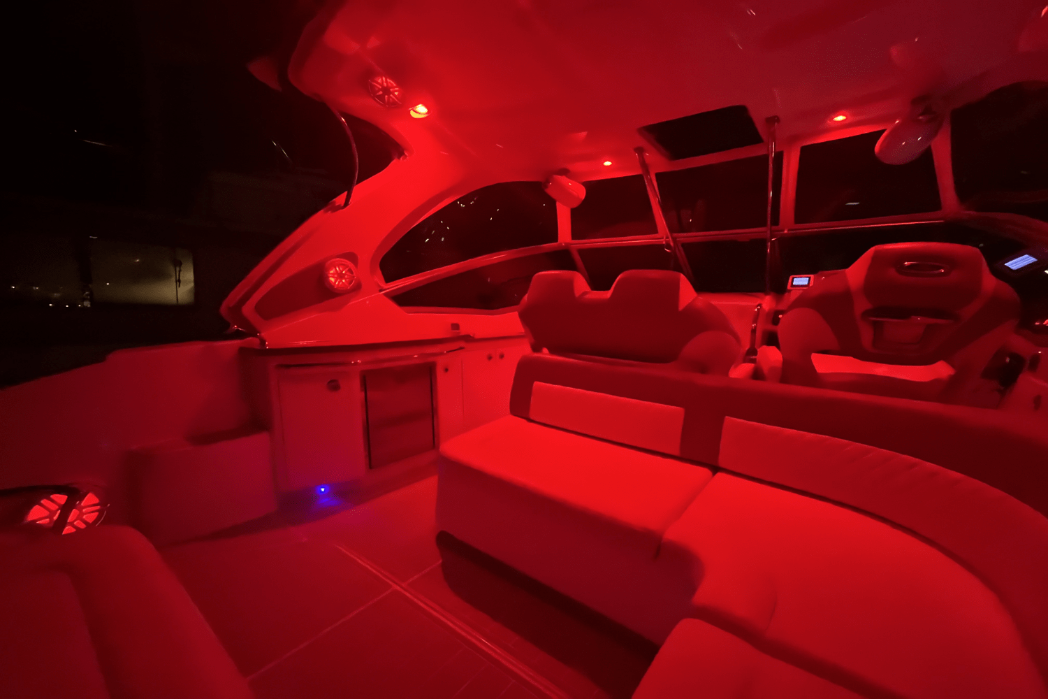 2016 Chaparral 330 SIGNATURE Image Thumbnail #37
