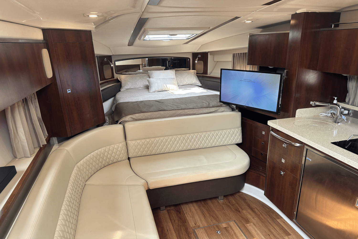 2016 Chaparral 330 SIGNATURE Image Thumbnail #19