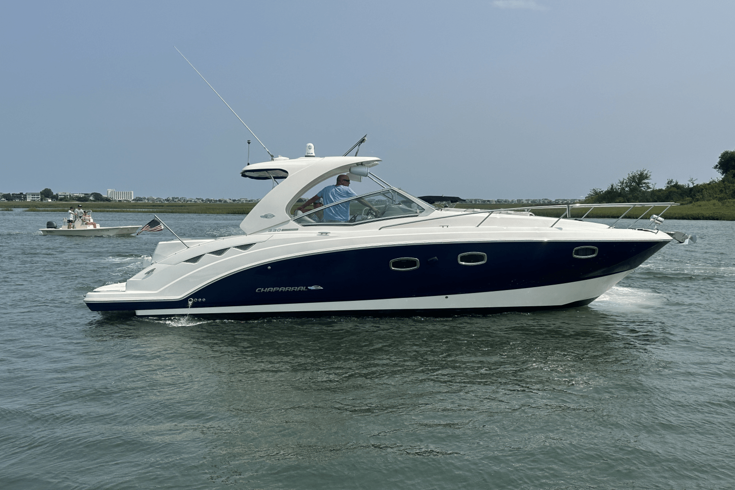 2016 Chaparral 330 SIGNATURE Image Thumbnail #1