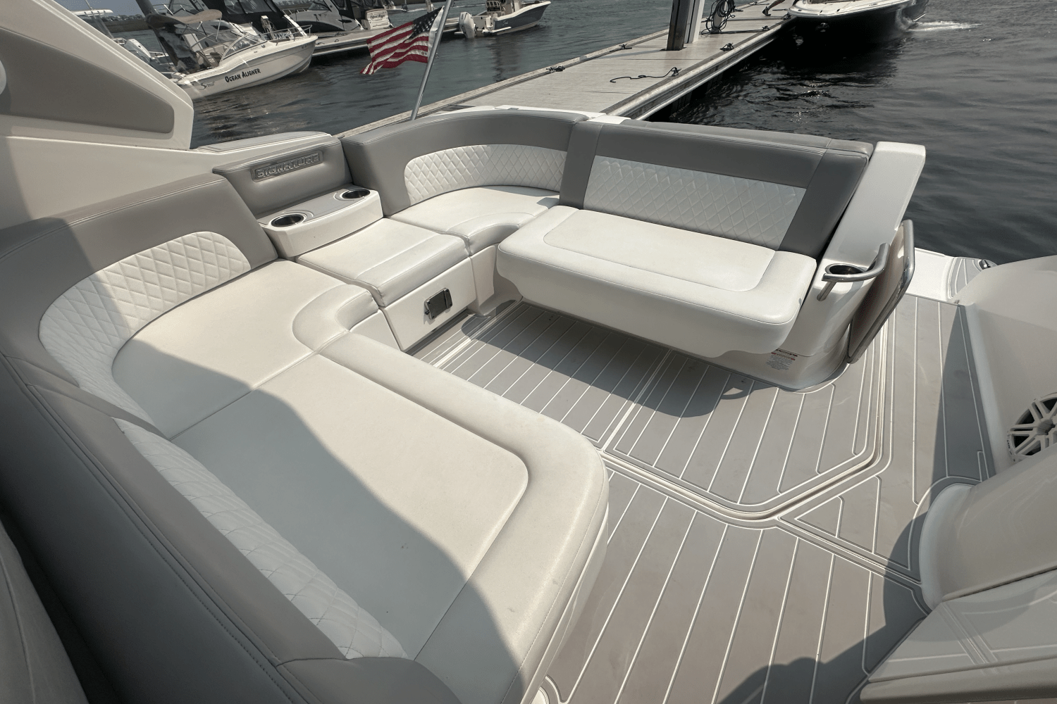 2016 Chaparral 330 SIGNATURE Image Thumbnail #16