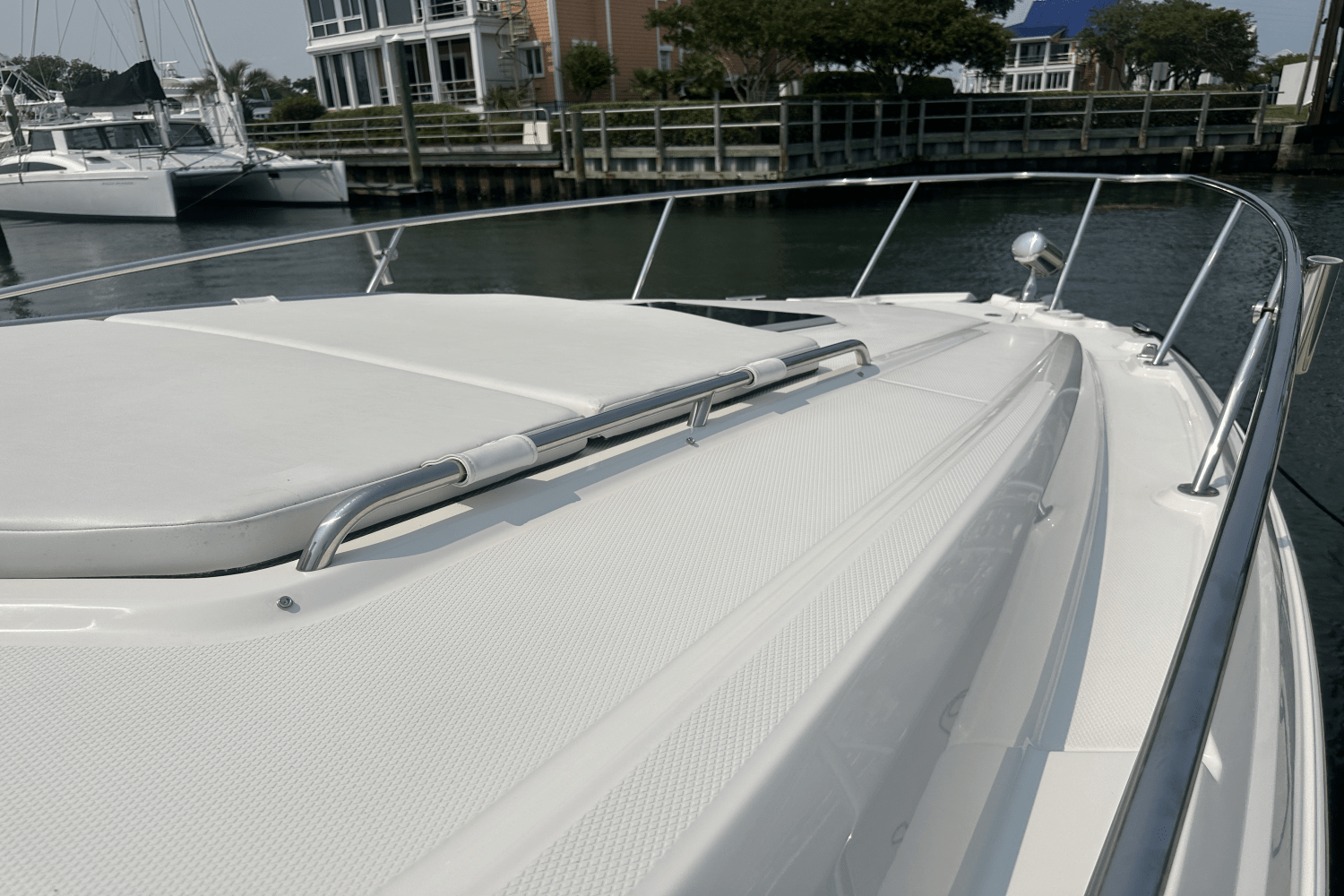 2016 Chaparral 330 SIGNATURE Image Thumbnail #9
