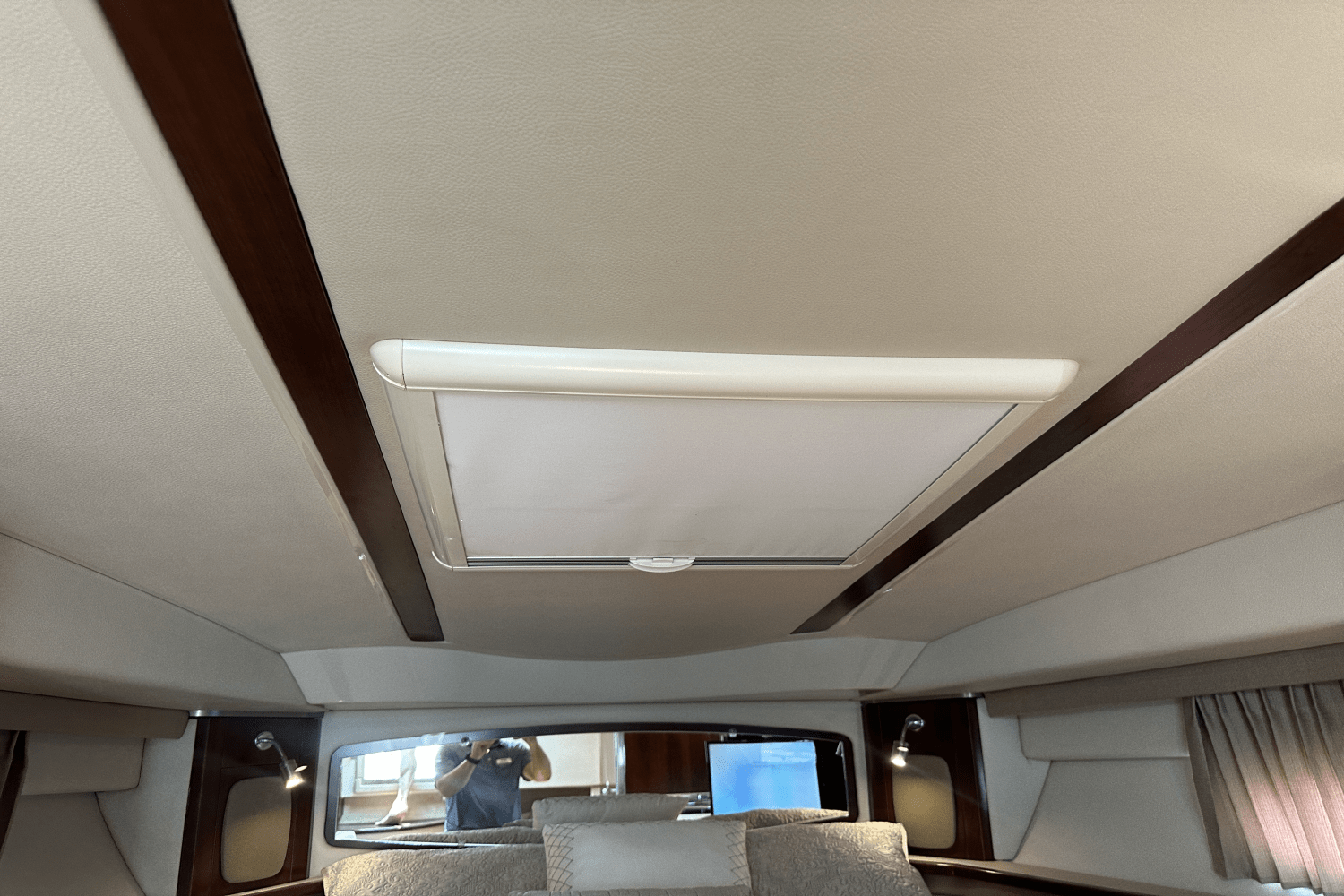 2016 Chaparral 330 SIGNATURE Image Thumbnail #29