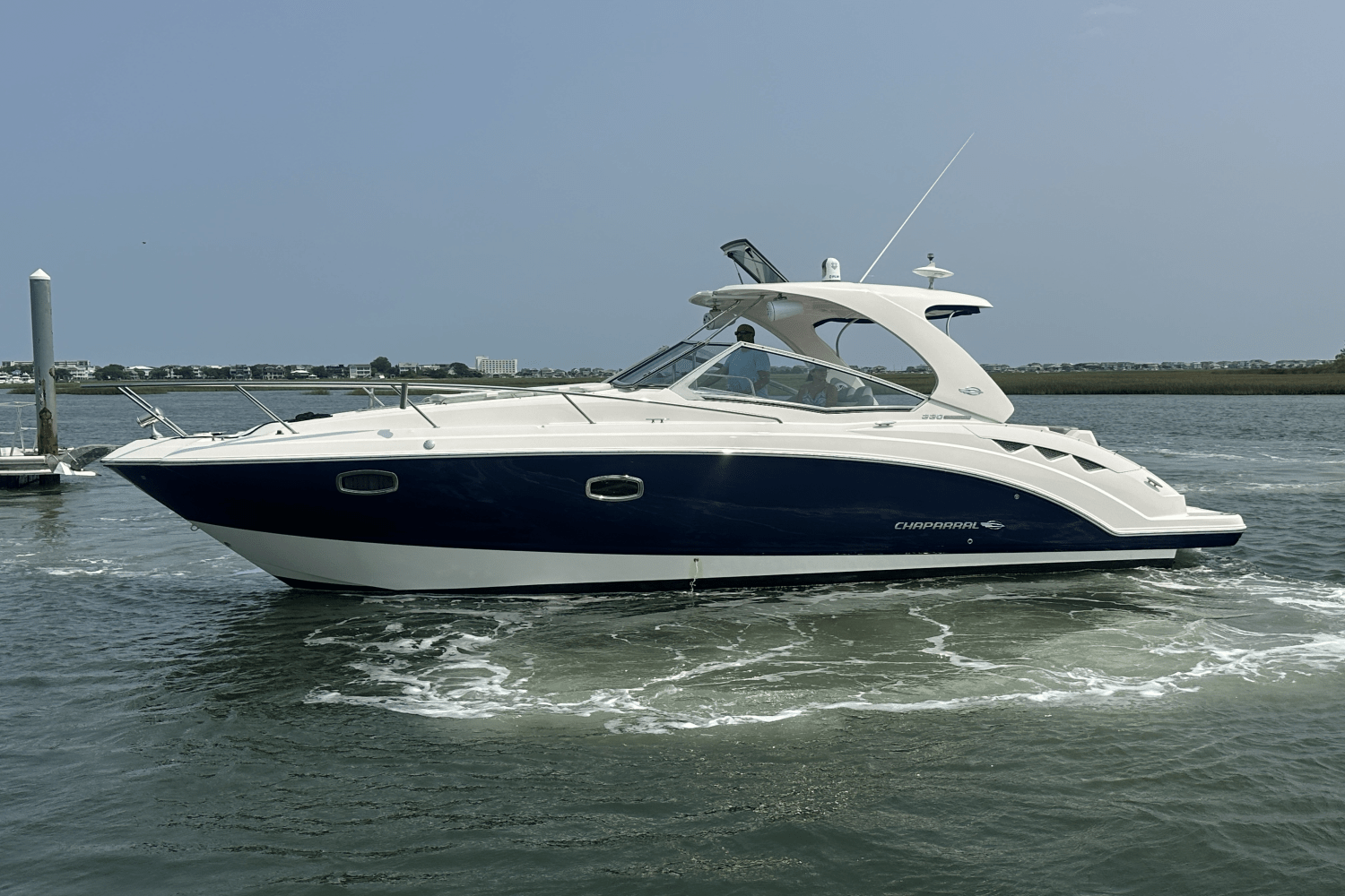 2016 Chaparral 330 SIGNATURE Image Thumbnail #2