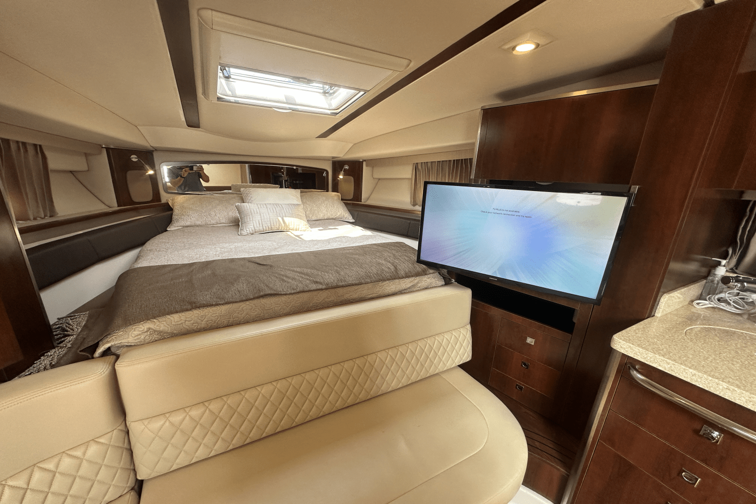 2016 Chaparral 330 SIGNATURE Image Thumbnail #21