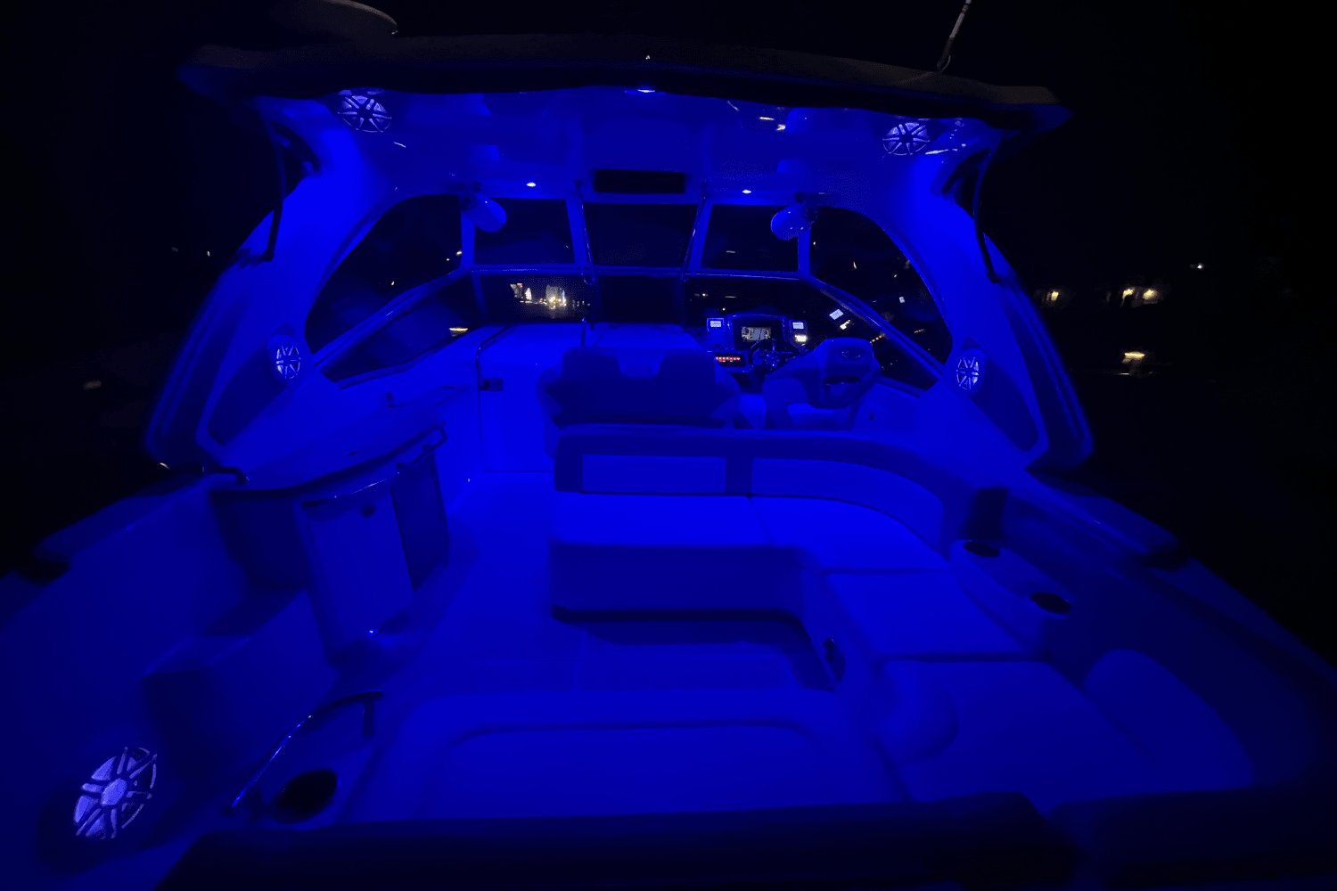 2016 Chaparral 330 SIGNATURE Image Thumbnail #38