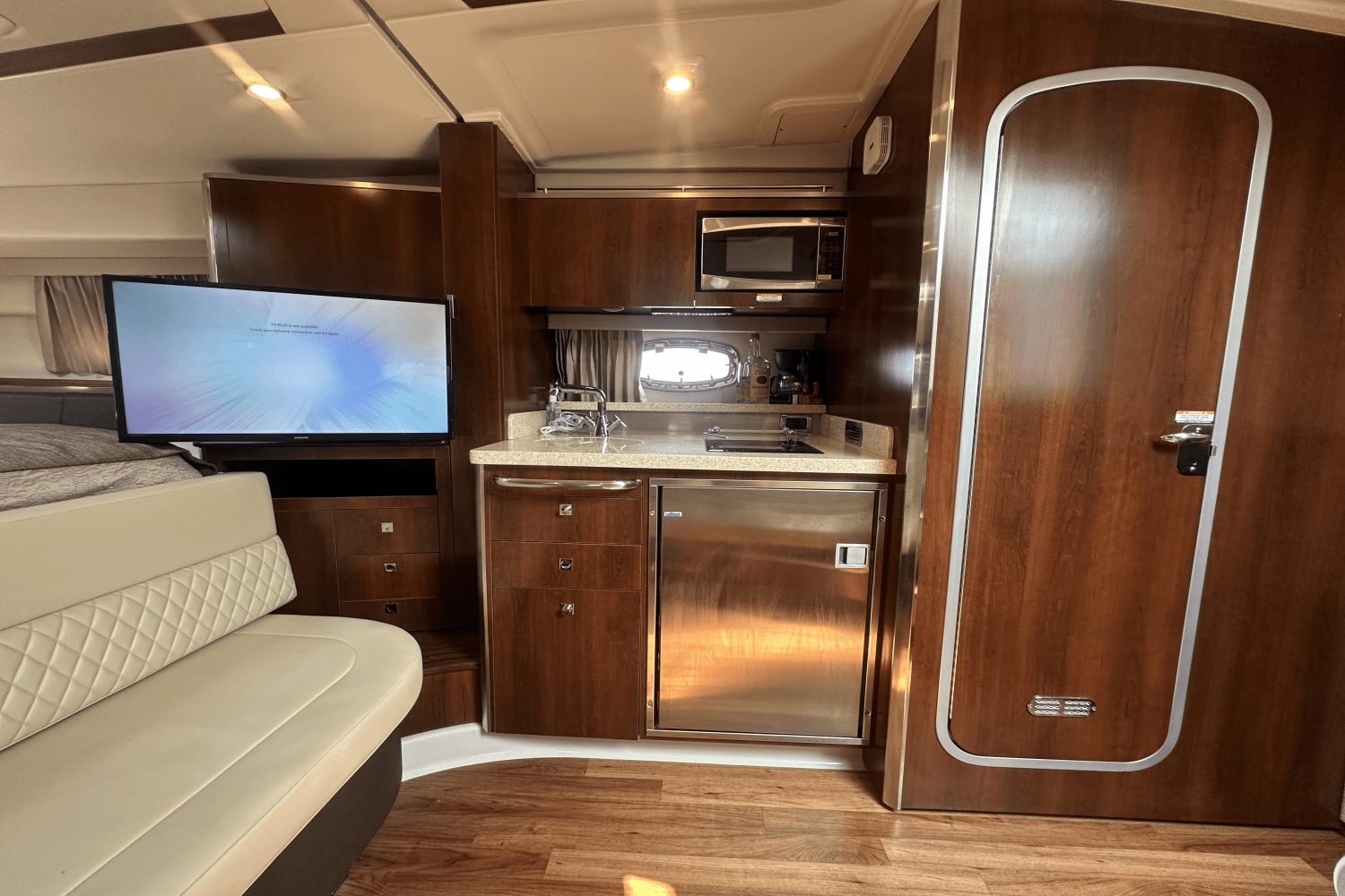 2016 Chaparral 330 SIGNATURE Image Thumbnail #22