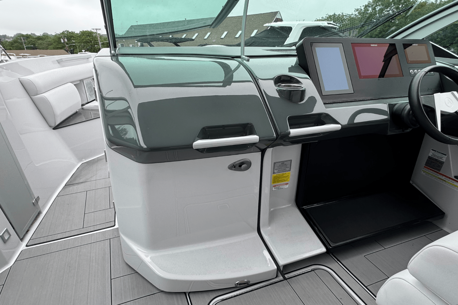 2022 Aviara AV32 Outboard Image Thumbnail #20