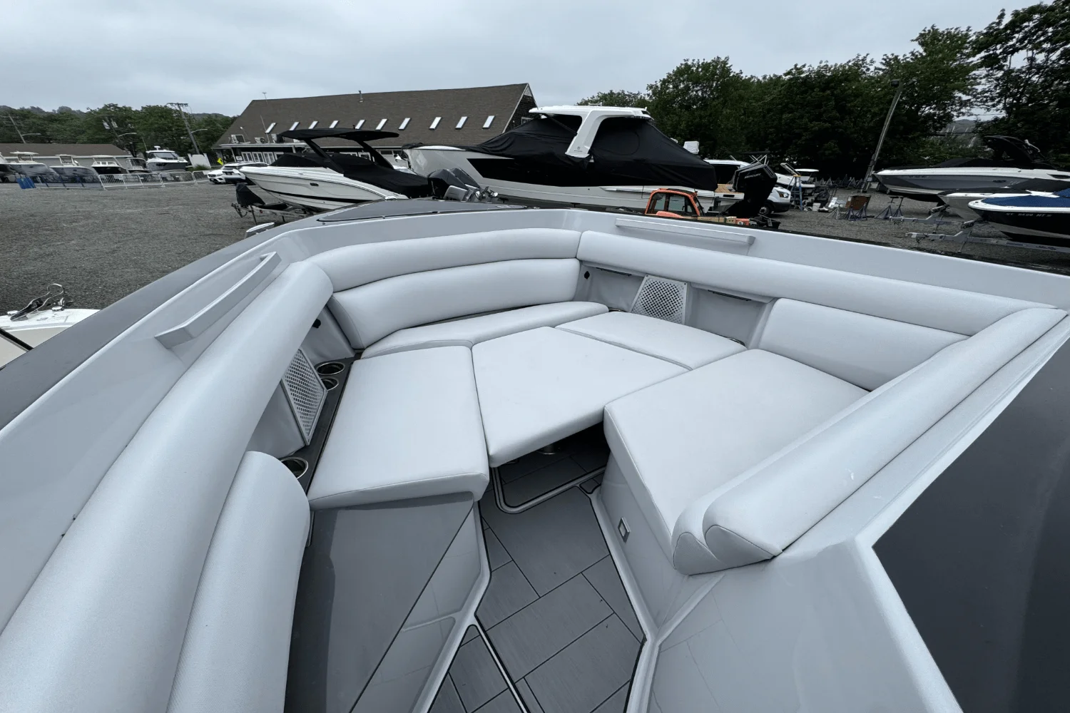 2022 Aviara AV32 Outboard Image Thumbnail #28