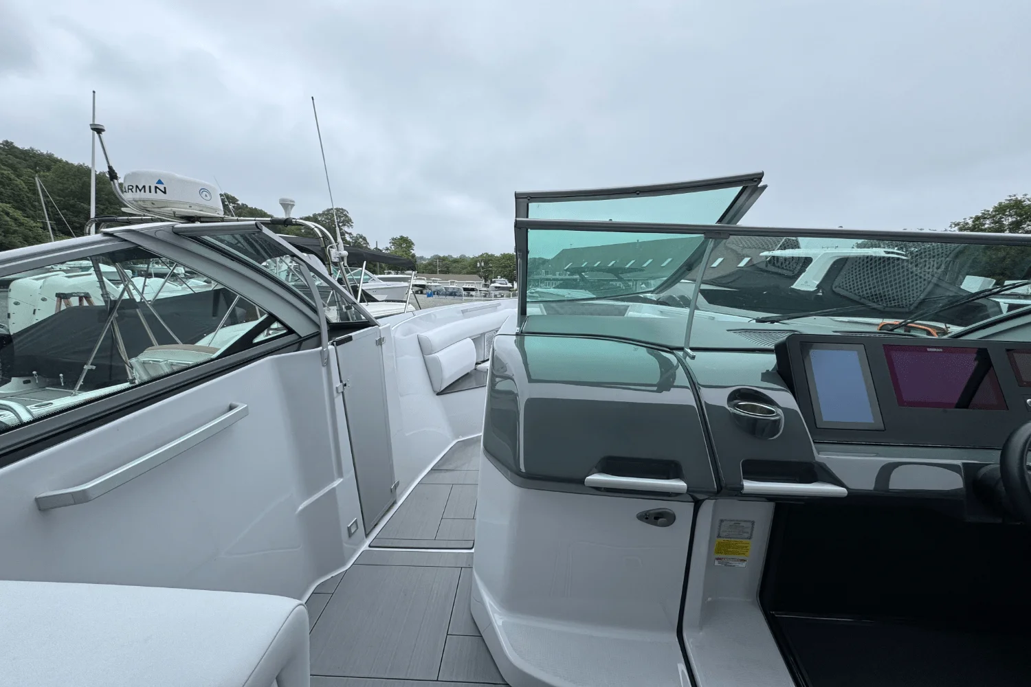 2022 Aviara AV32 Outboard Image Thumbnail #23