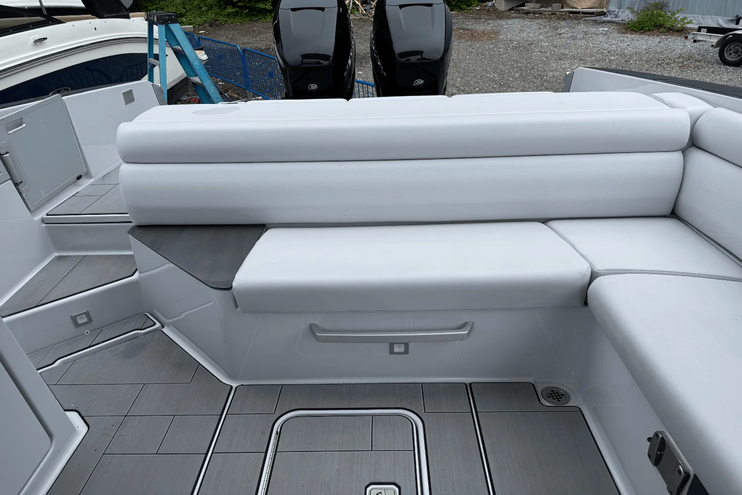 2022 Aviara AV32 Outboard Image Thumbnail #10