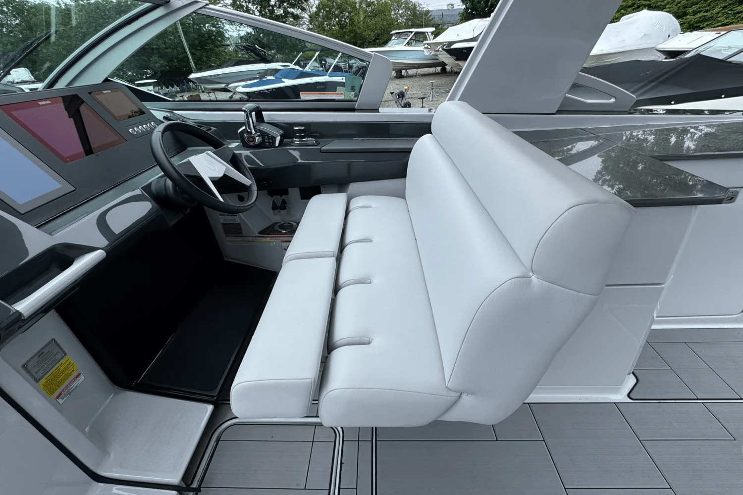 2022 Aviara AV32 Outboard Image Thumbnail #15