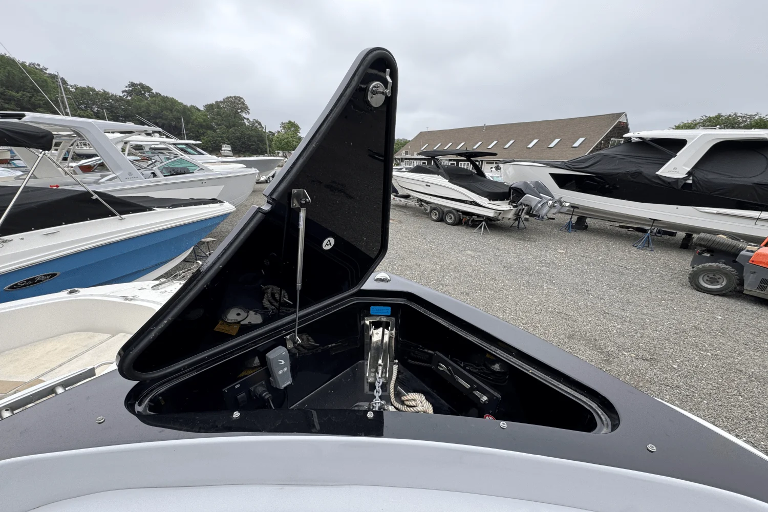 2022 Aviara AV32 Outboard Image Thumbnail #35