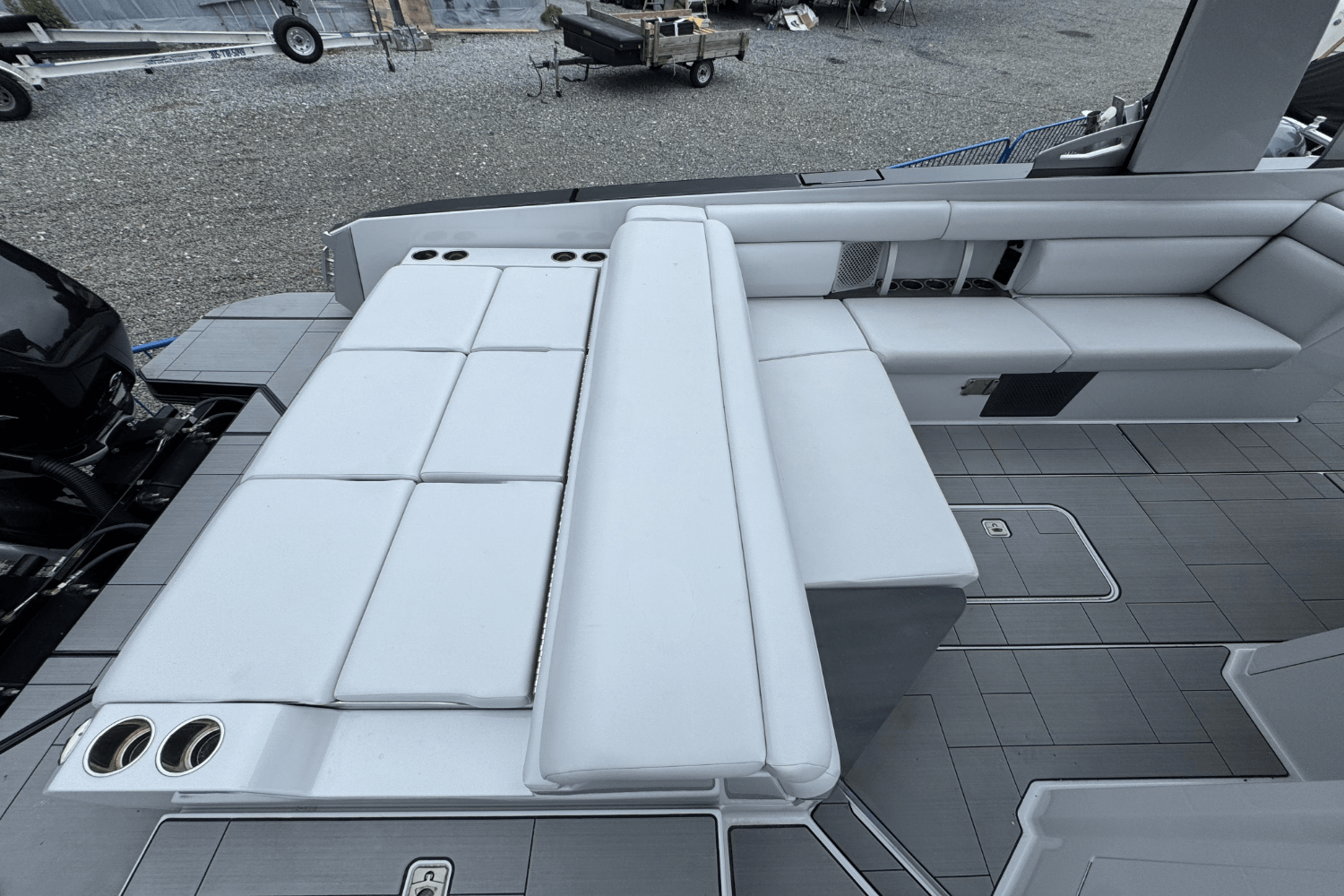 2022 Aviara AV32 Outboard Image Thumbnail #7