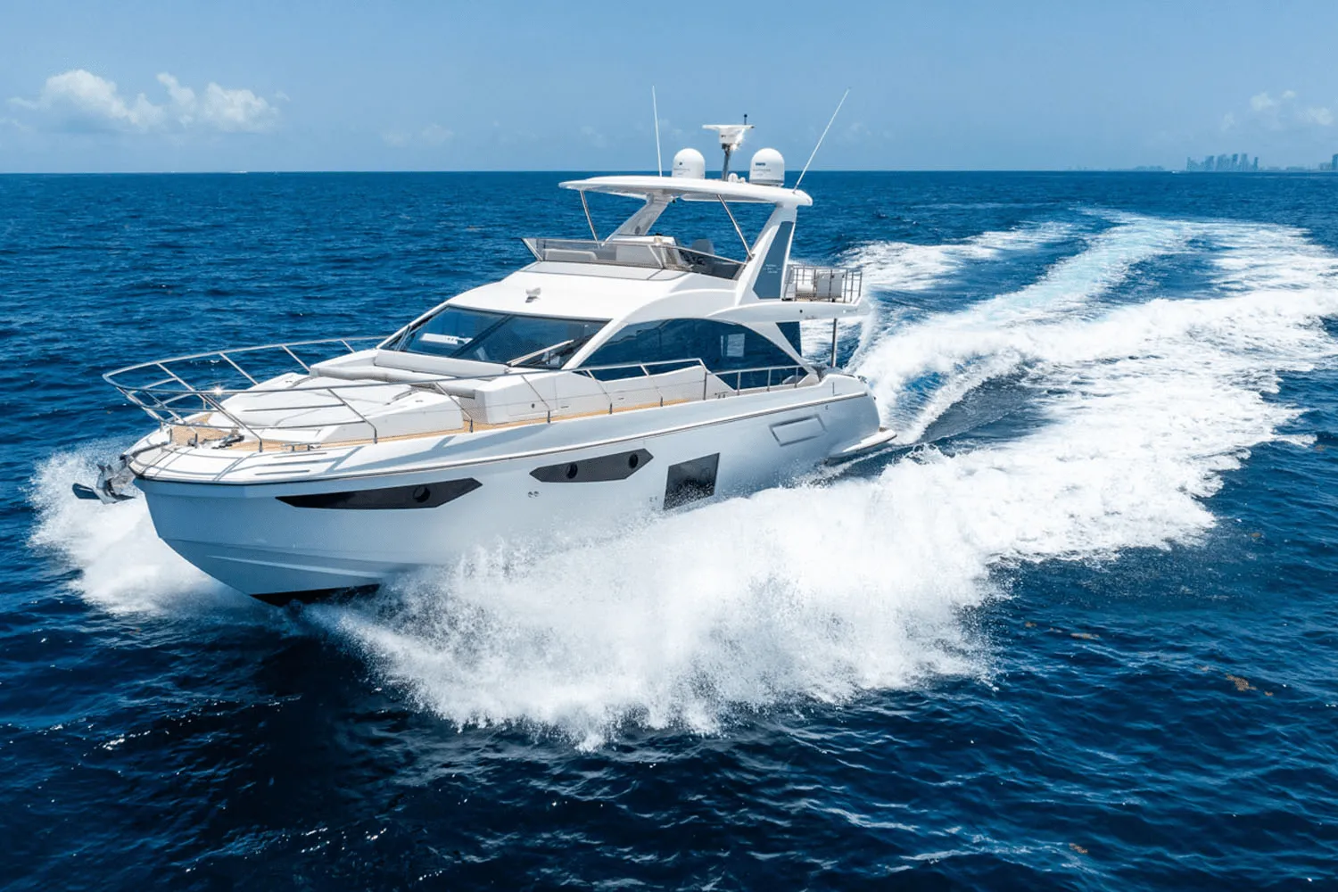 2024 Azimut 60 FLY Image Thumbnail #4