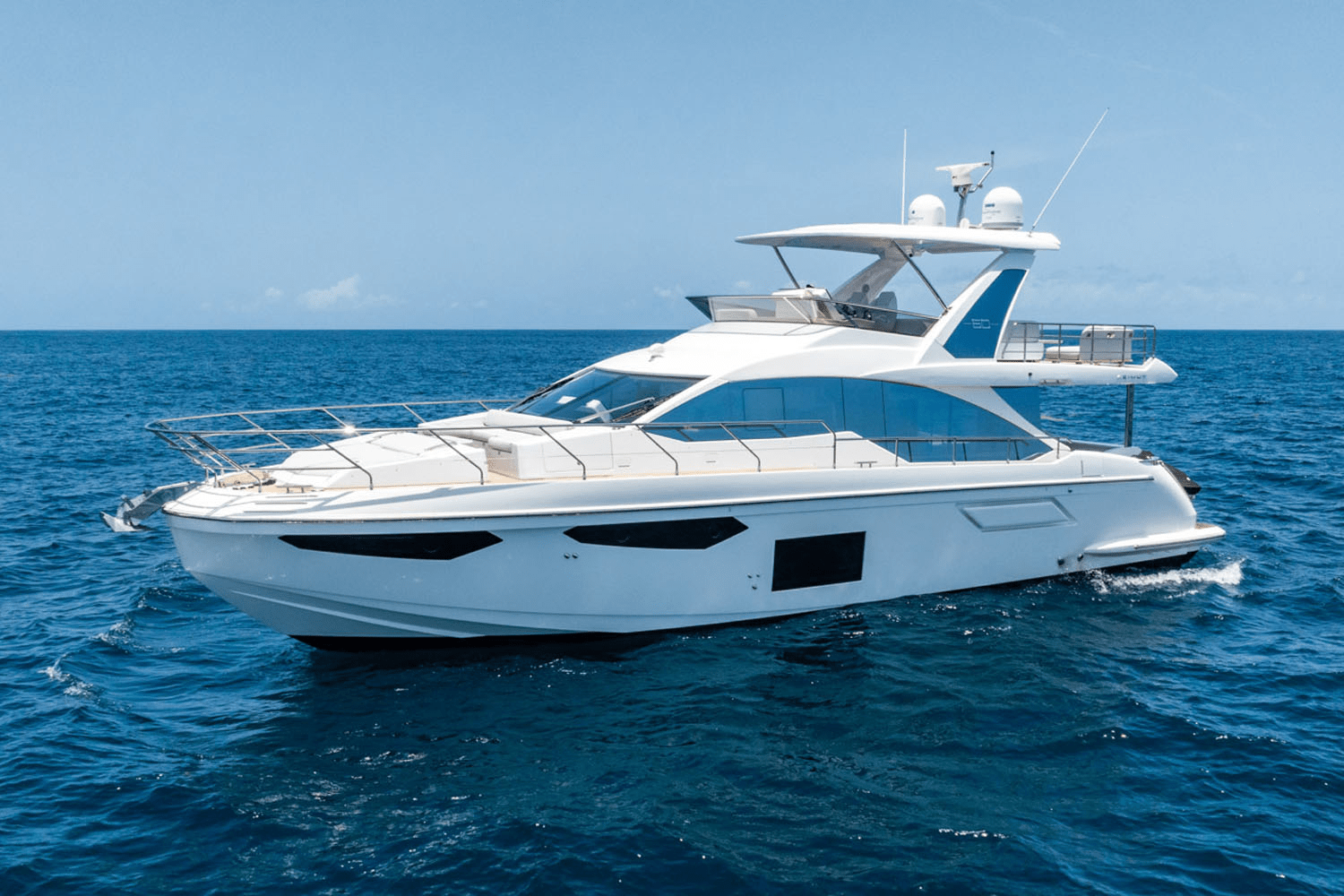 2024 Azimut 60 FLY Image Thumbnail #4
