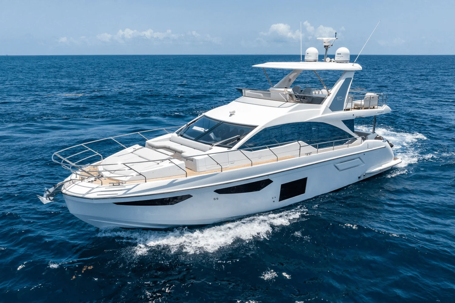 2024 Azimut 60 FLY Image Thumbnail #2