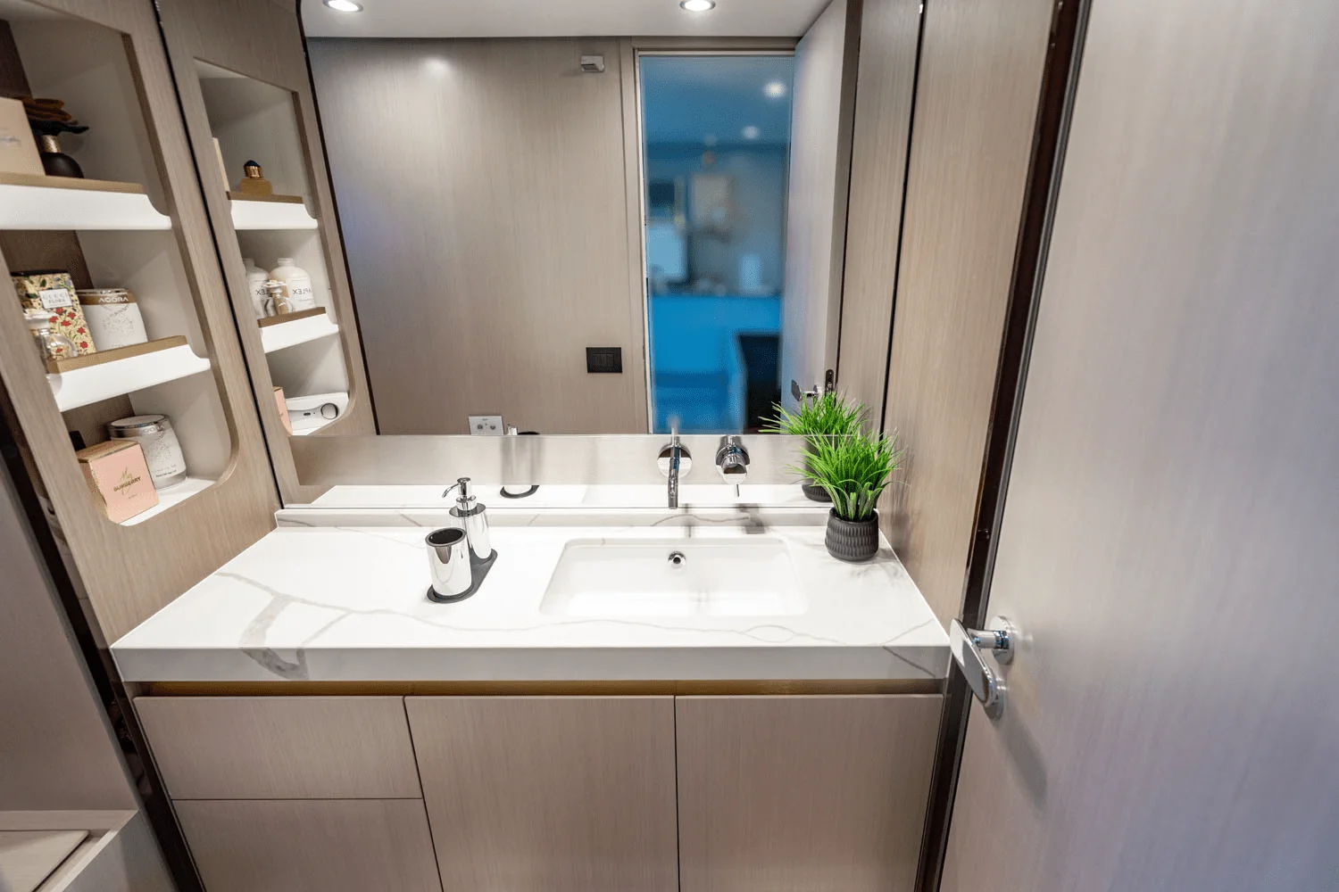 2024 Azimut 60 FLY Image Thumbnail #27