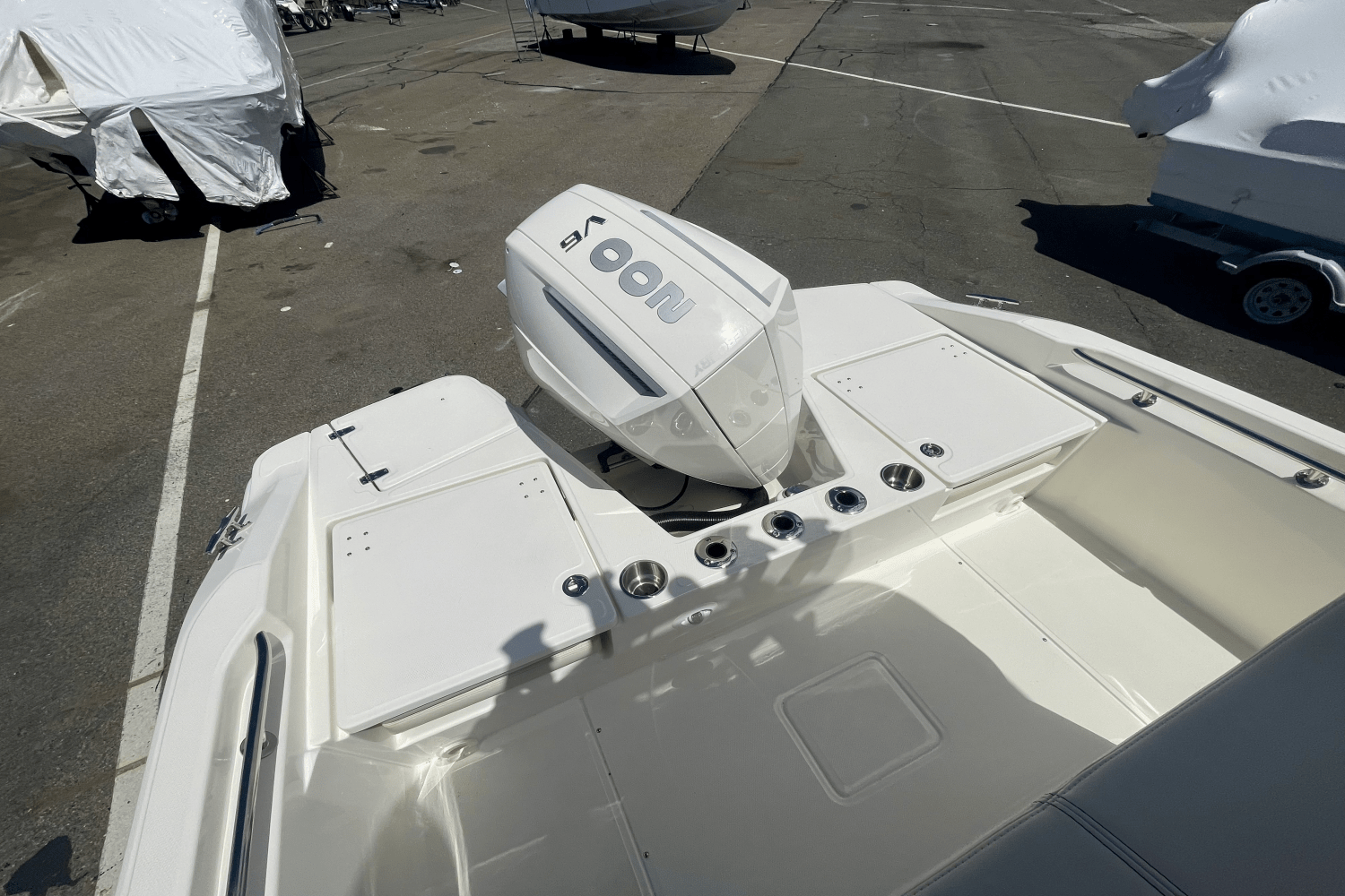 2025 Boston Whaler 220 Dauntless Image Thumbnail #3