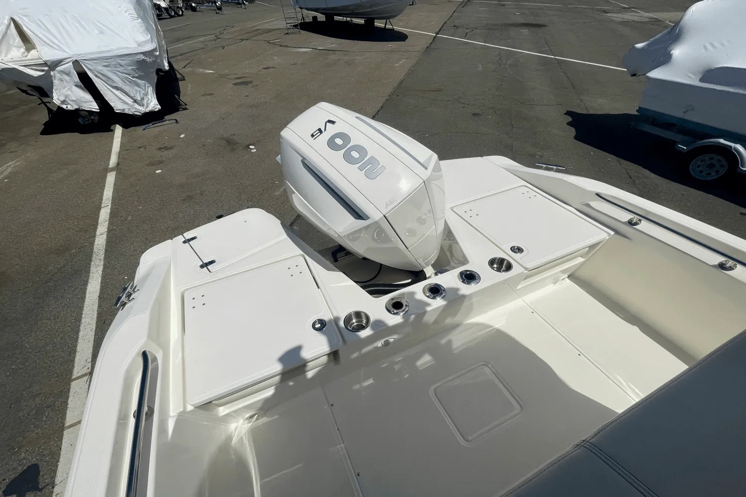 2025 Boston Whaler 220 Dauntless Image Thumbnail #3
