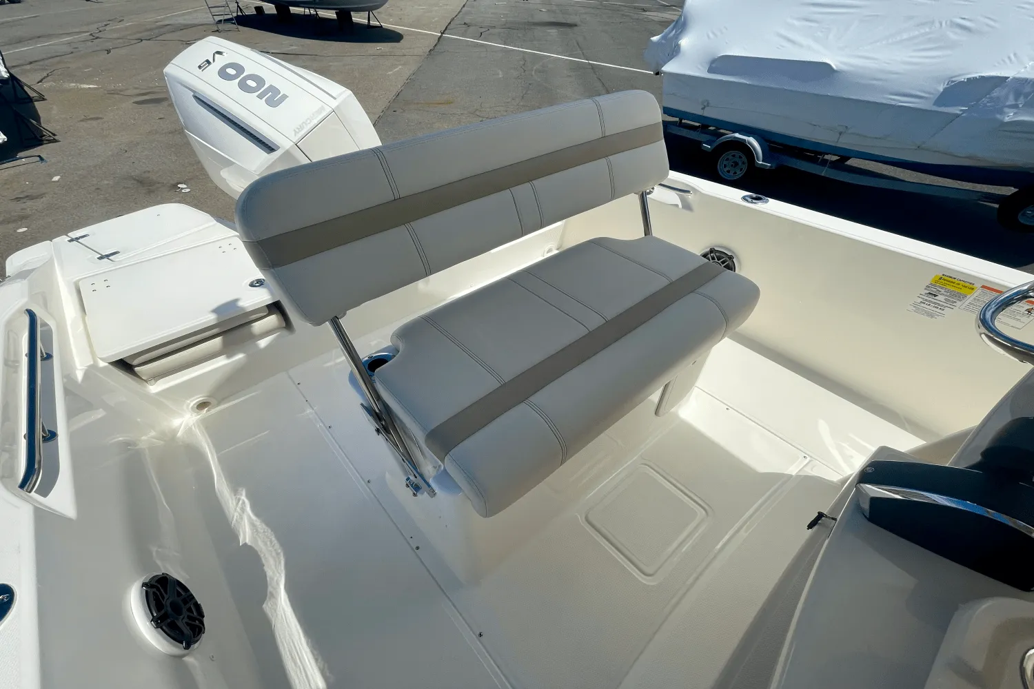 2025 Boston Whaler 220 Dauntless Image Thumbnail #8