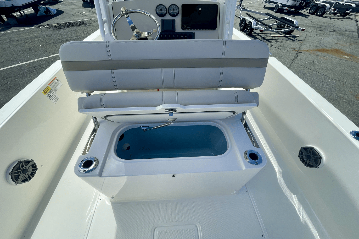 2025 Boston Whaler 220 Dauntless Image Thumbnail #6