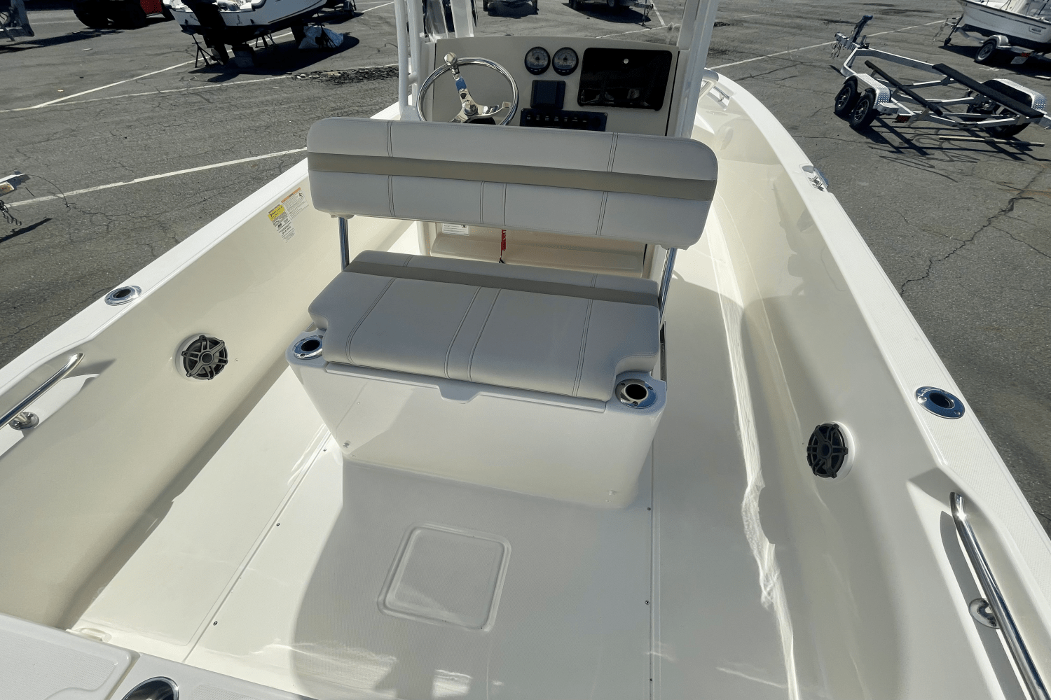 2025 Boston Whaler 220 Dauntless Image Thumbnail #5