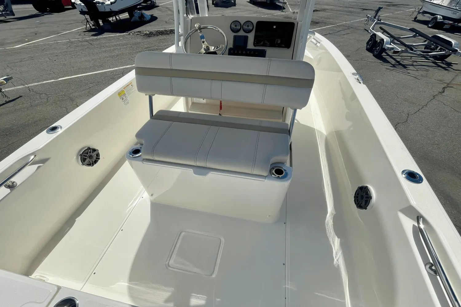 2025 Boston Whaler 220 Dauntless Image Thumbnail #5