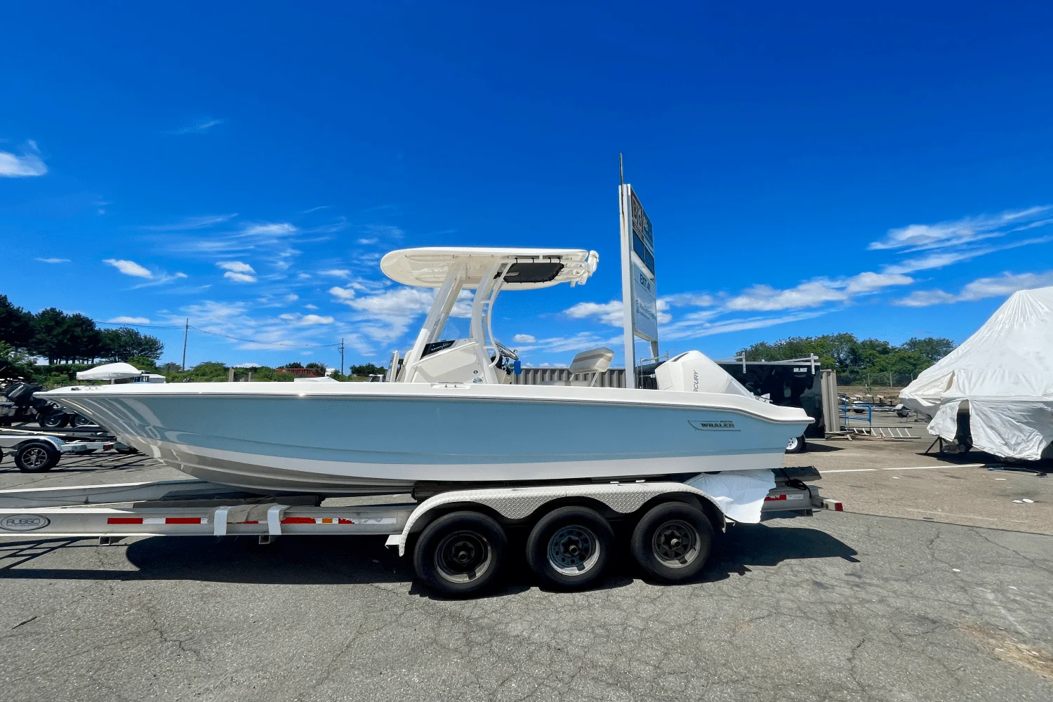 2025 Boston Whaler 220 Dauntless Image Thumbnail #2