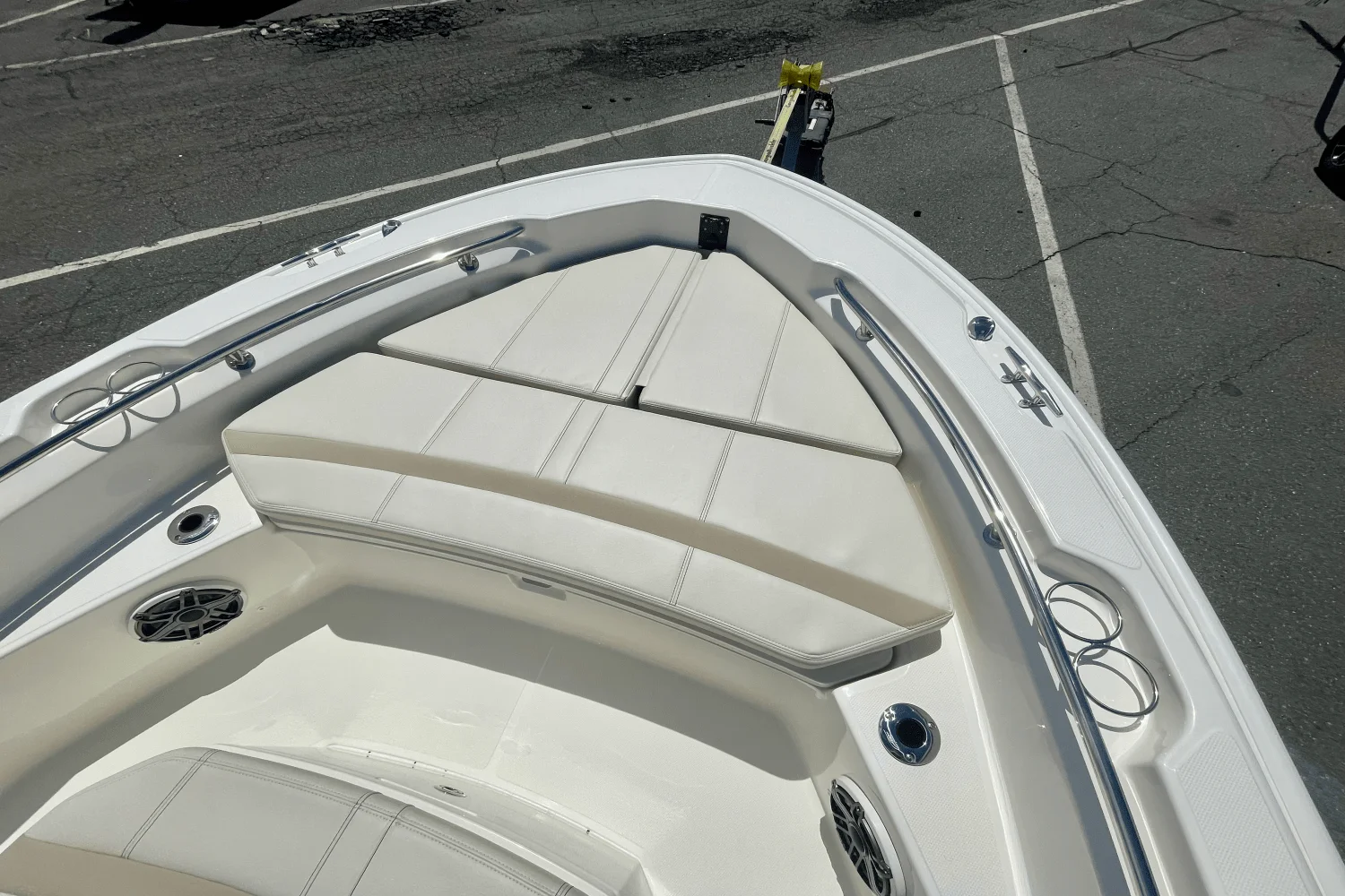 2025 Boston Whaler 220 Dauntless Image Thumbnail #15