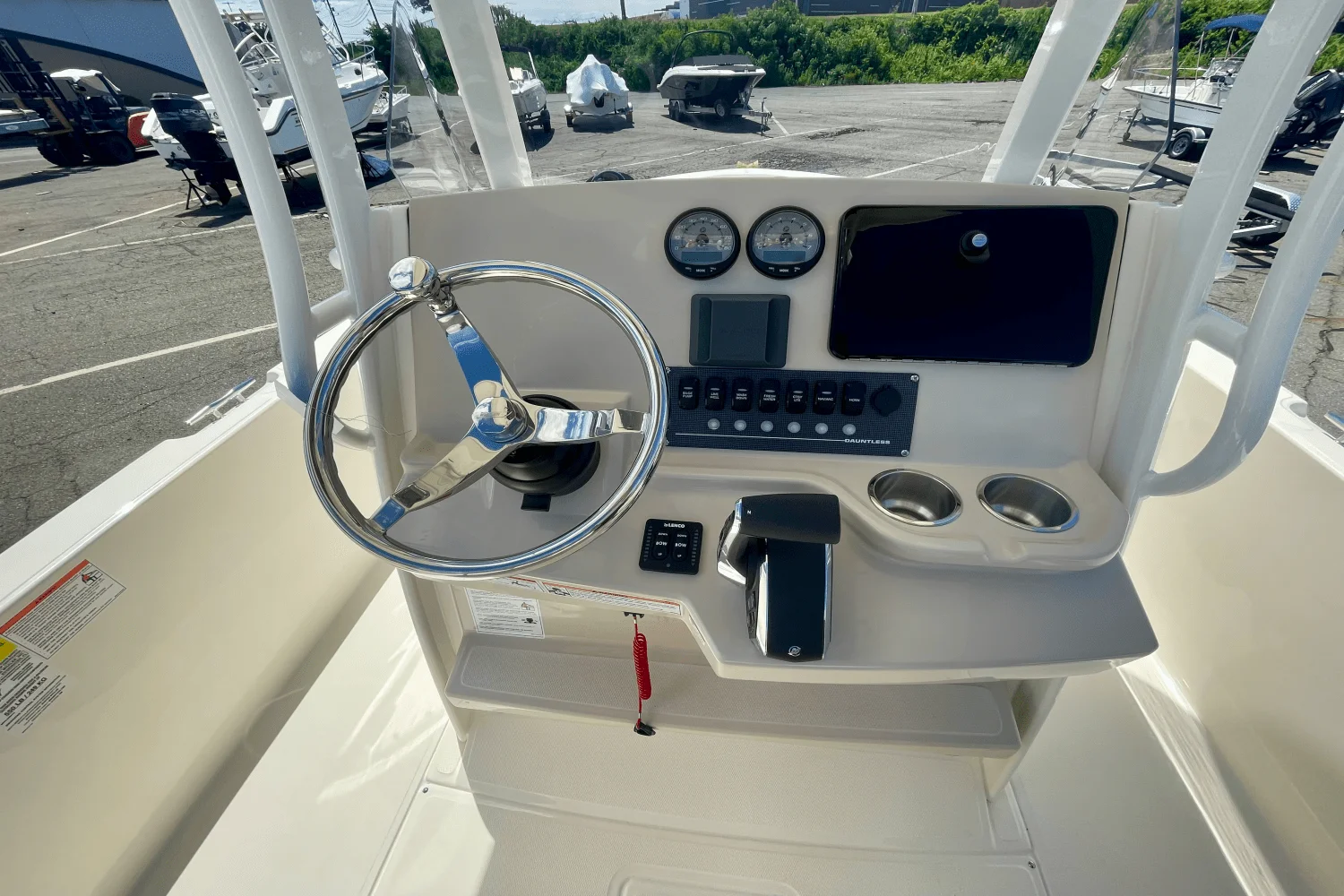 2025 Boston Whaler 220 Dauntless Image Thumbnail #9