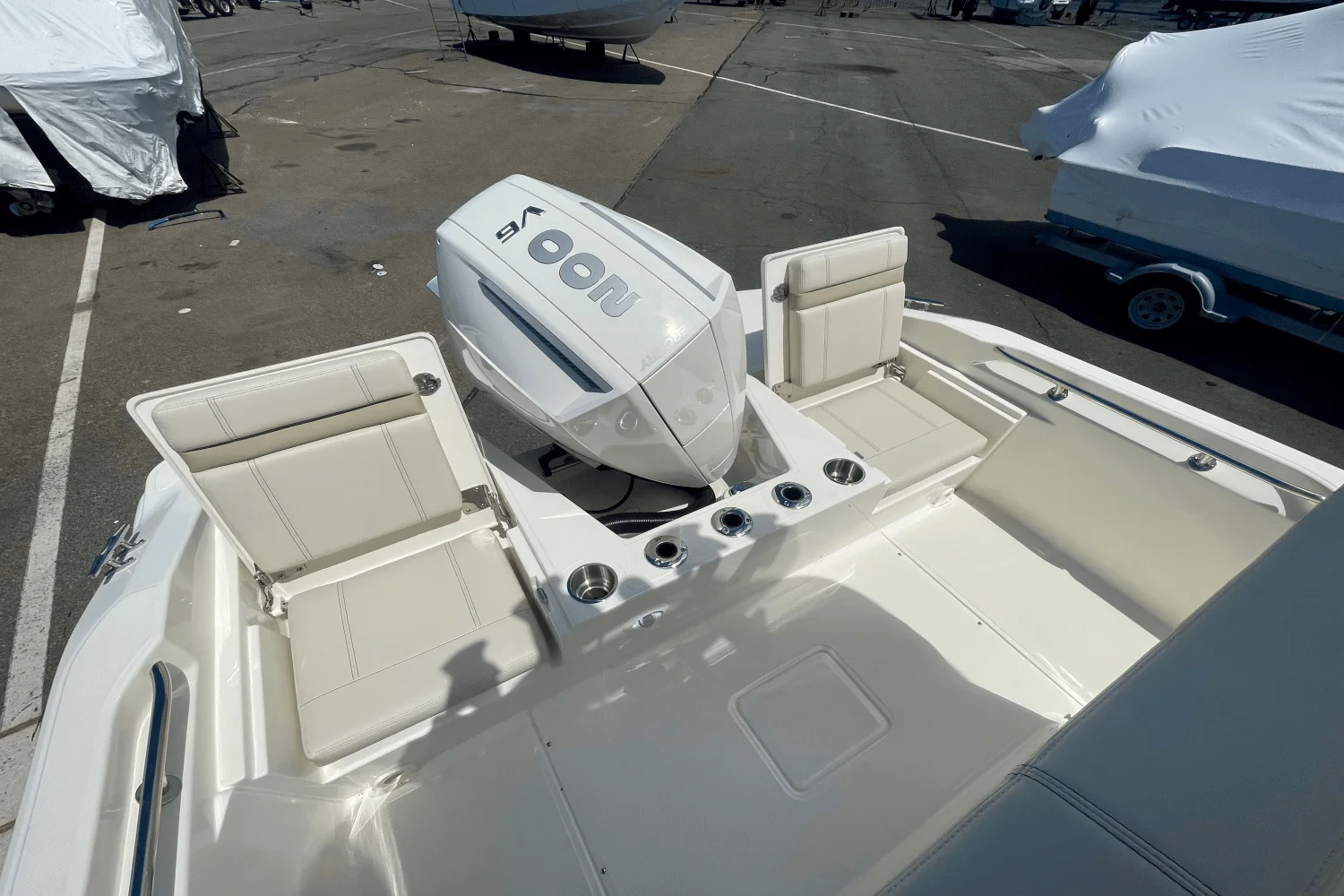 2025 Boston Whaler 220 Dauntless Image Thumbnail #4