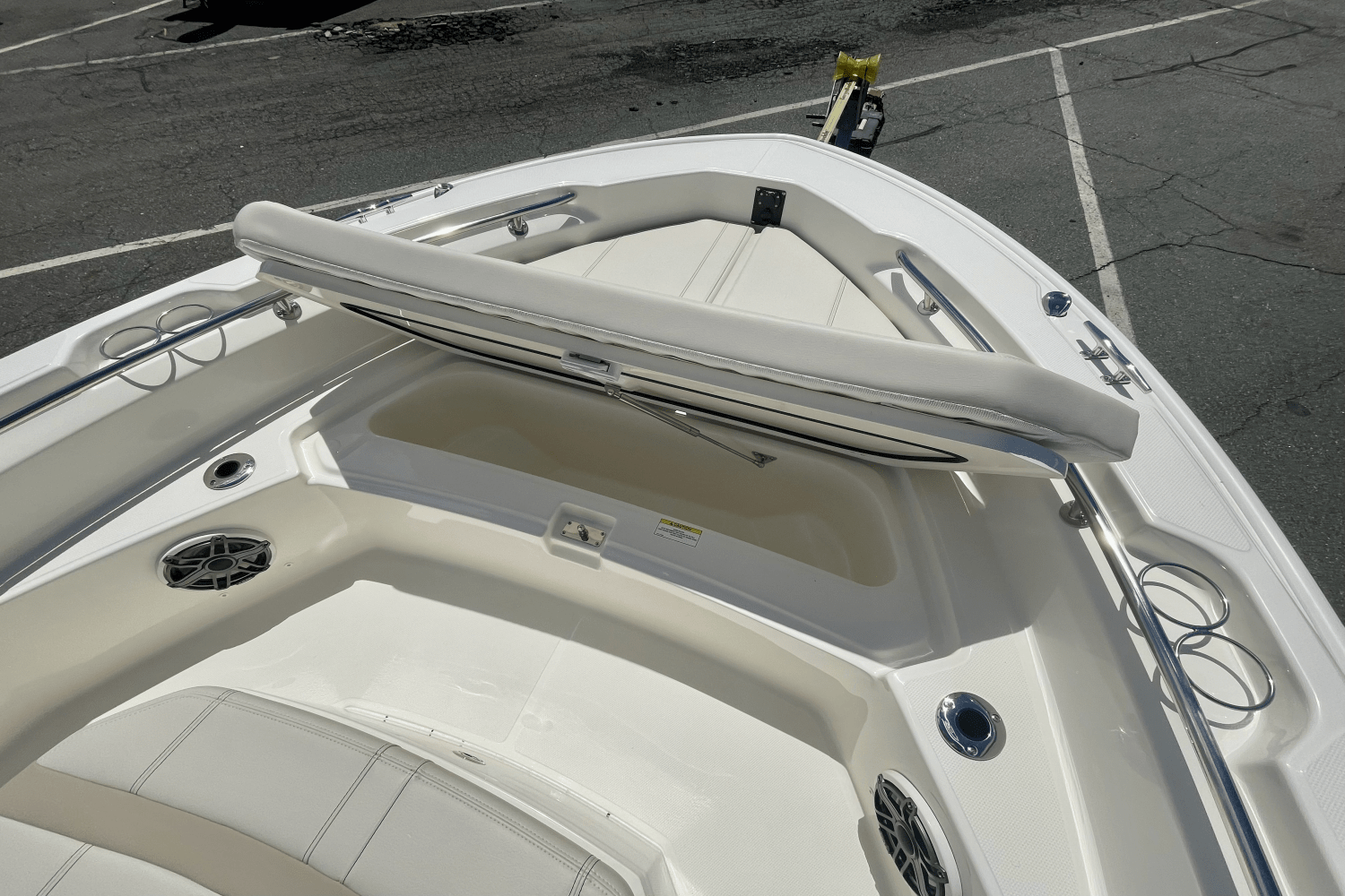 2025 Boston Whaler 220 Dauntless Image Thumbnail #16