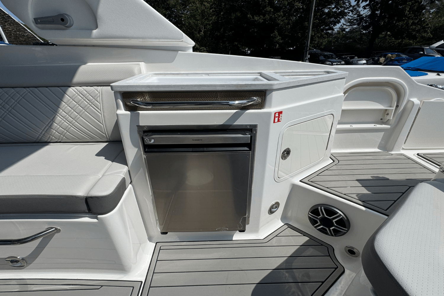 2026 Sea Ray SDX 290 Outboard Image Thumbnail #9