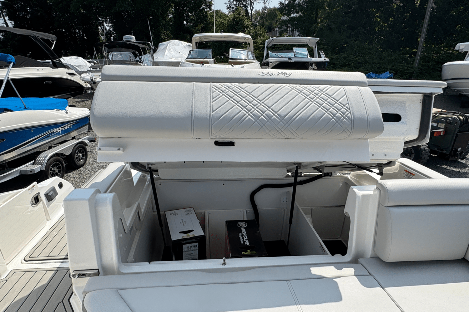 2026 Sea Ray SDX 290 Outboard Image Thumbnail #8
