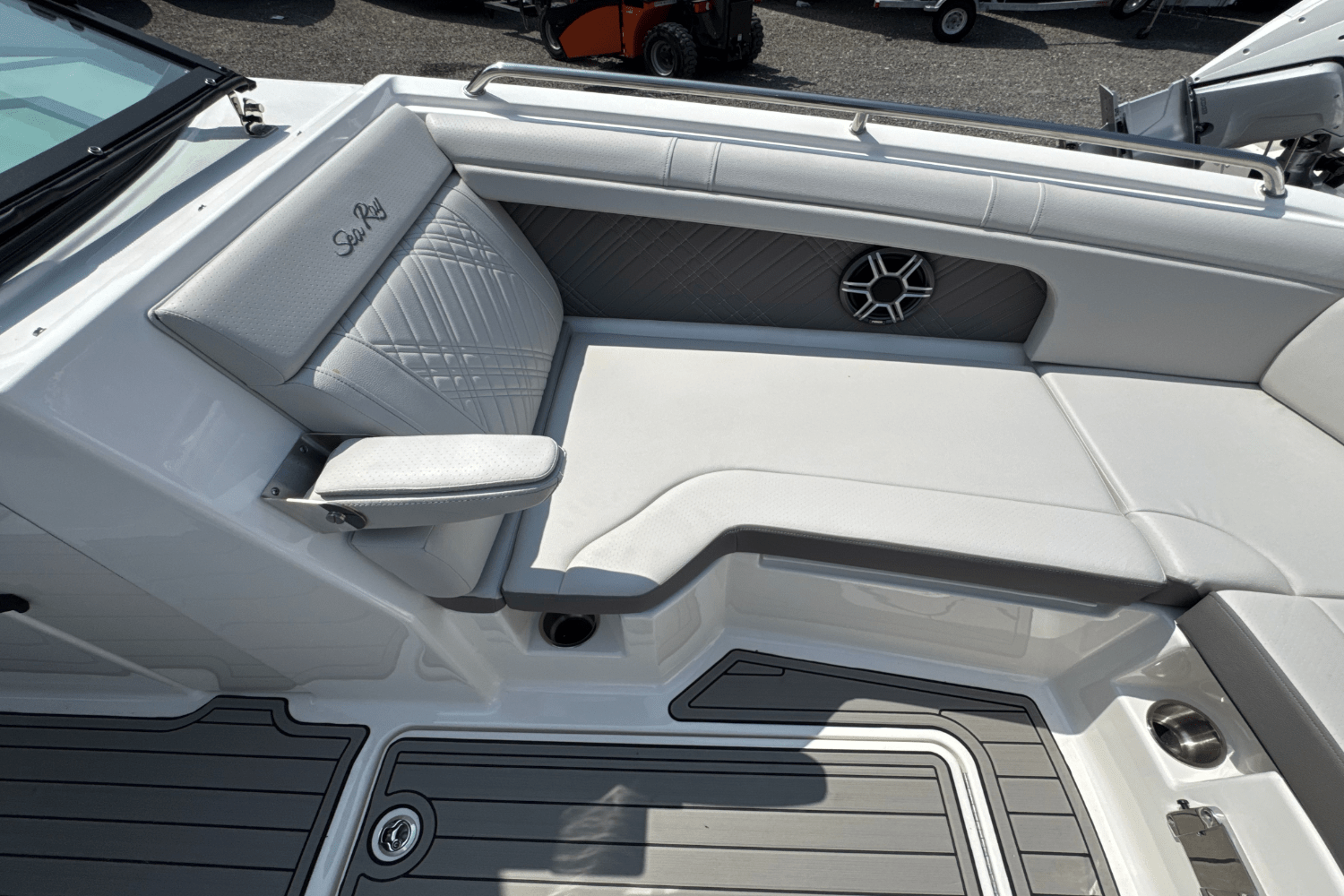 2026 Sea Ray SDX 290 Outboard Image Thumbnail #28