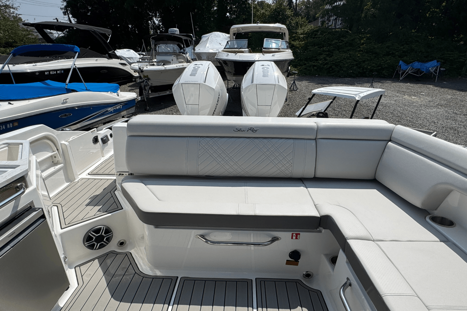 2026 Sea Ray SDX 290 Outboard Image Thumbnail #13