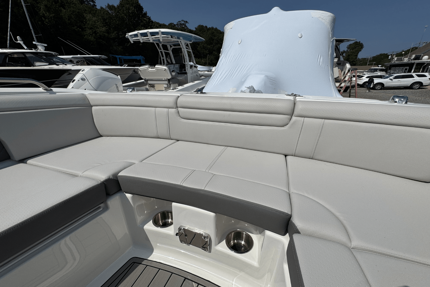 2026 Sea Ray SDX 290 Outboard Image Thumbnail #30