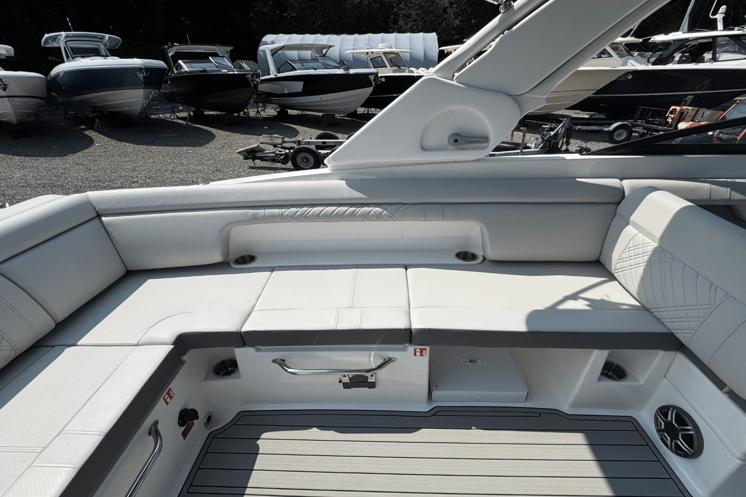 2026 Sea Ray SDX 290 Outboard Image Thumbnail #15