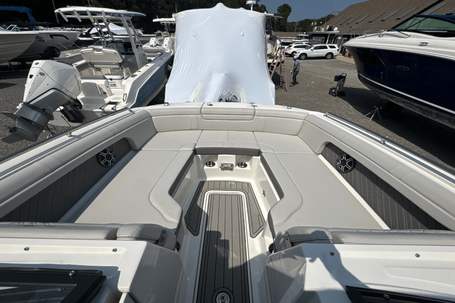 2026 Sea Ray SDX 290 Outboard Image Thumbnail #26