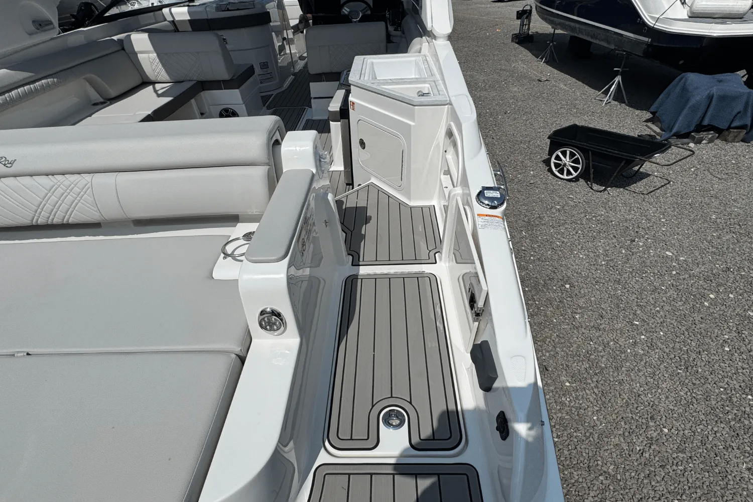 2026 Sea Ray SDX 290 Outboard Image Thumbnail #4