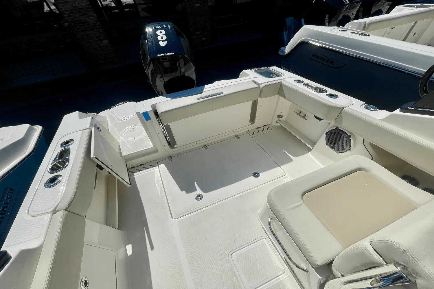 2026 Boston Whaler 240 Vantage Image Thumbnail #2