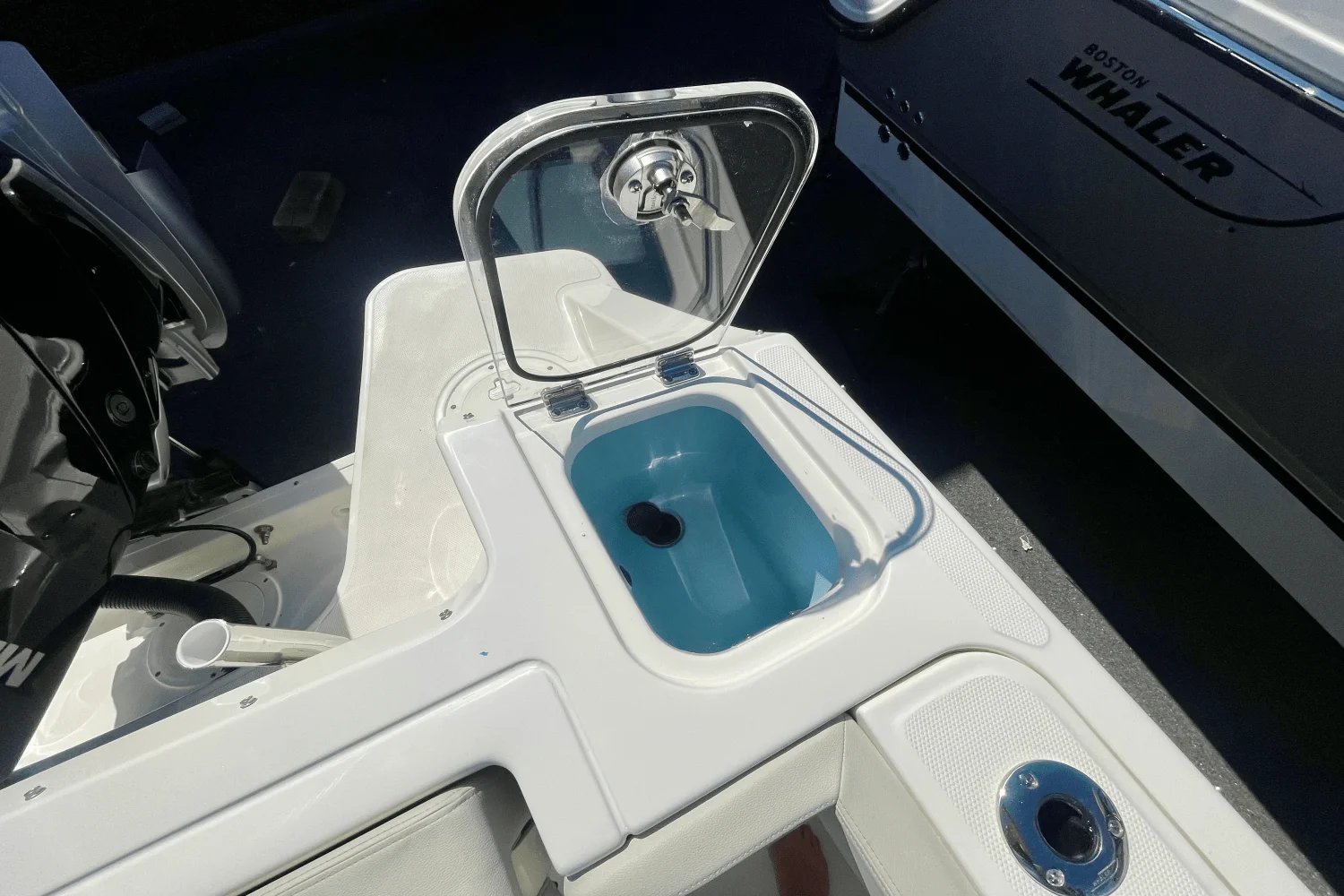 2026 Boston Whaler 240 Vantage Image Thumbnail #5