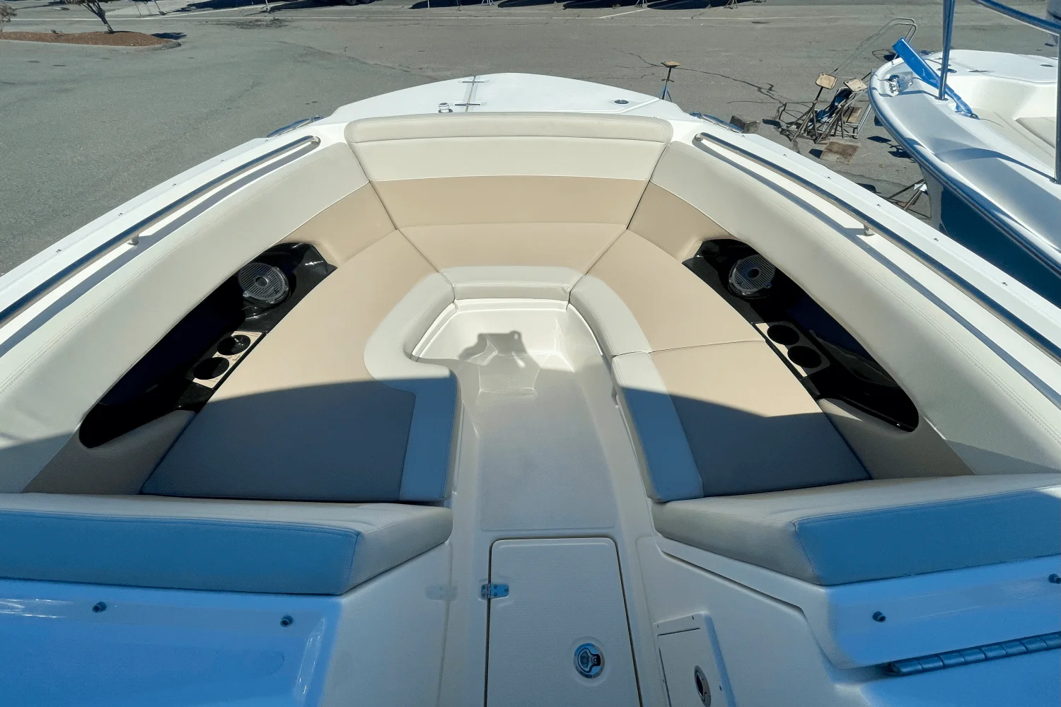 2026 Boston Whaler 240 Vantage Image Thumbnail #18