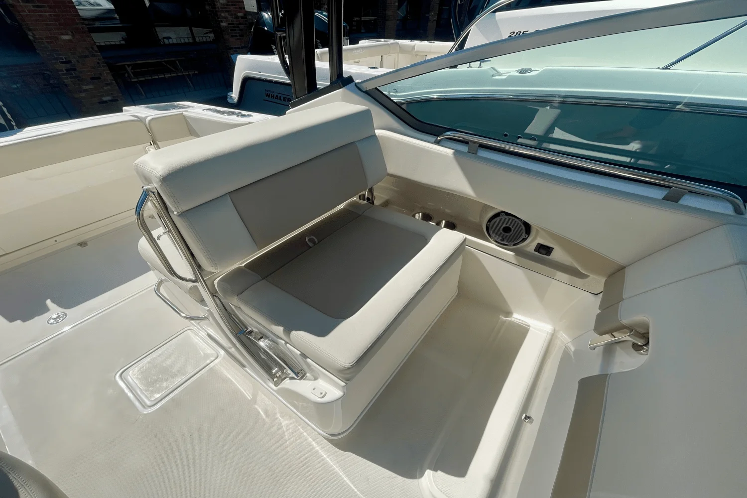 2026 Boston Whaler 240 Vantage Image Thumbnail #10
