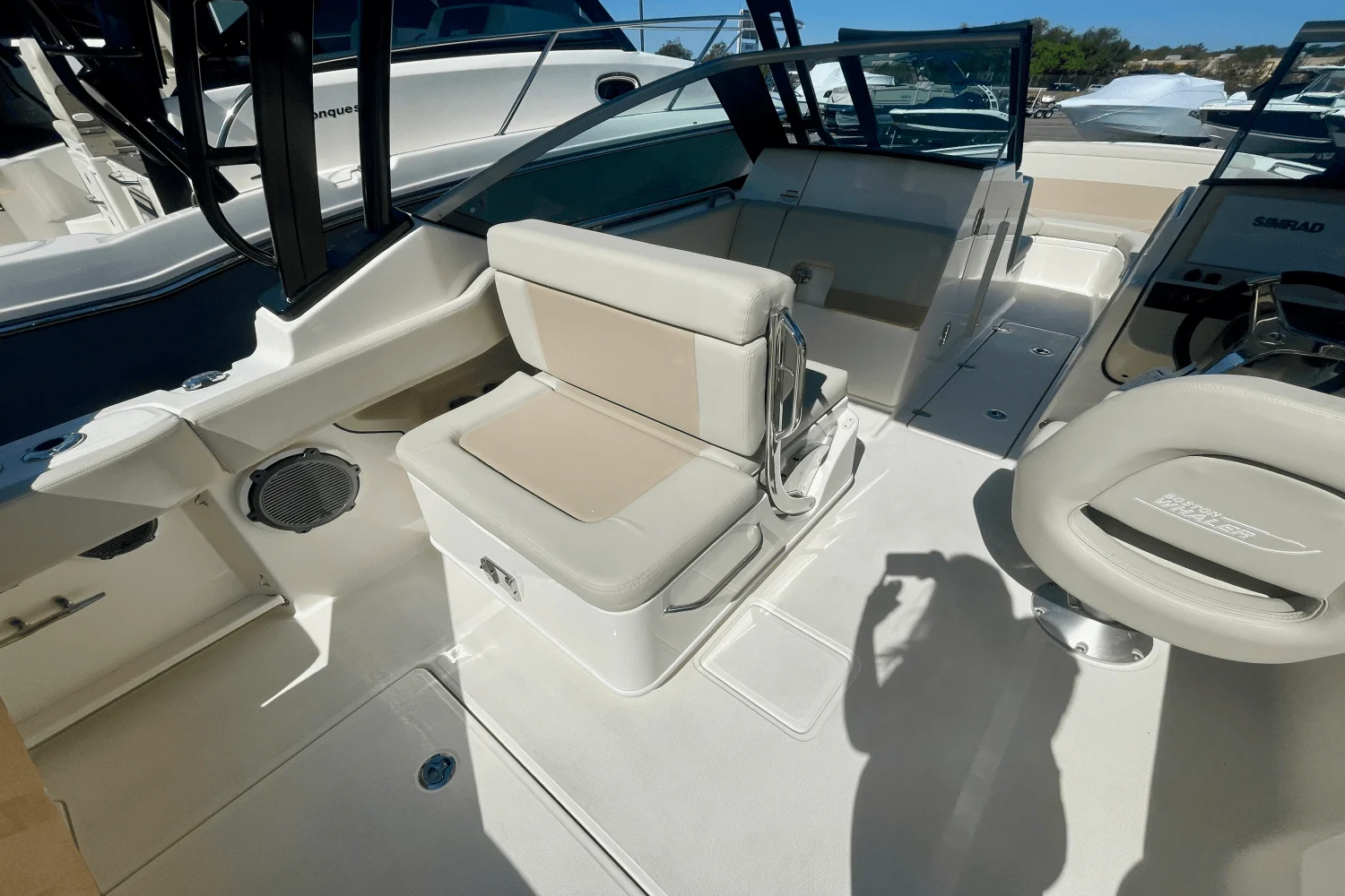 2026 Boston Whaler 240 Vantage Image Thumbnail #6